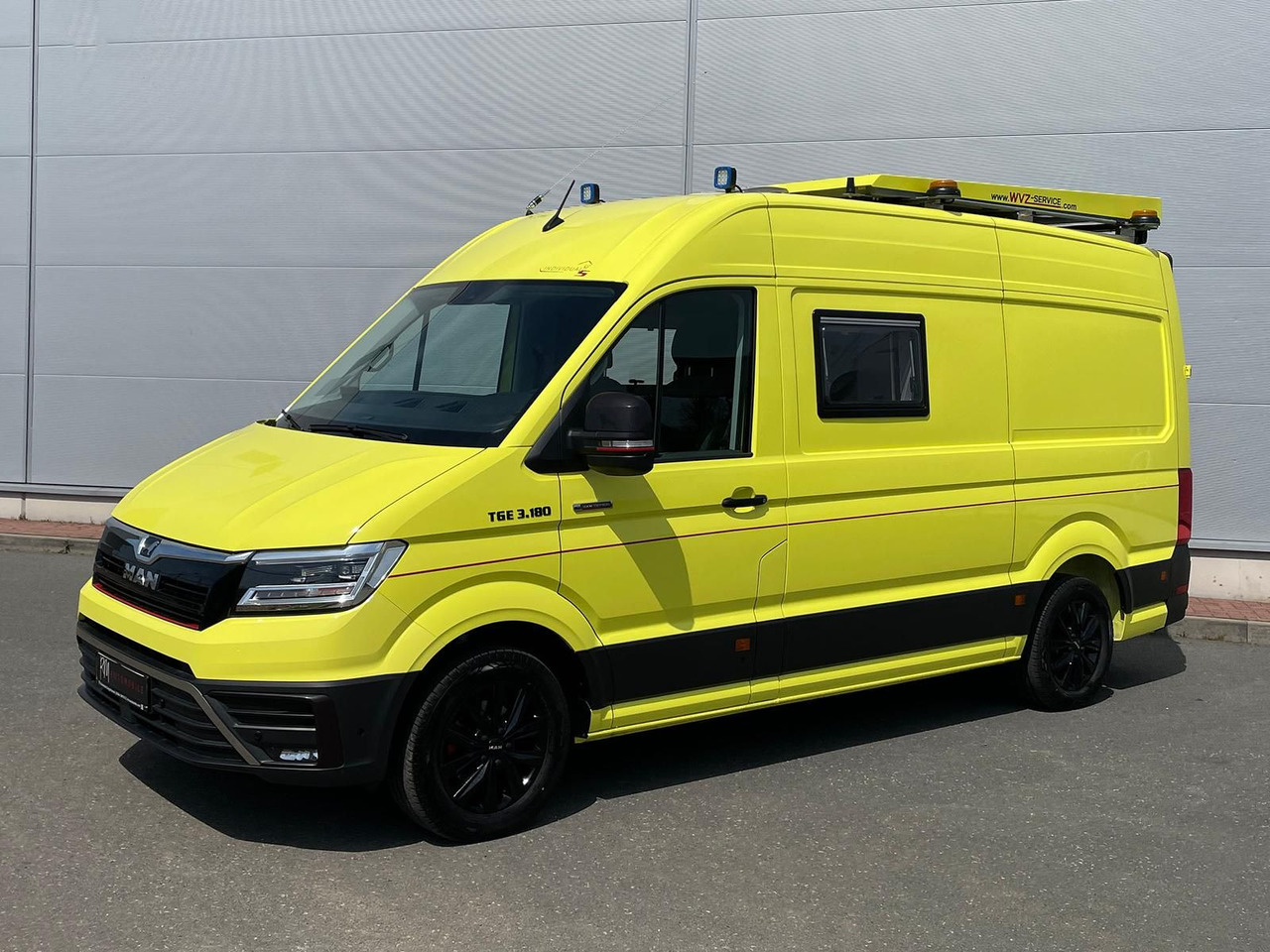 MAN TGE 3.180 L3H3 IndividualS BF3 + BEGLEITFAHRZEUG - Personenwagen: afbeelding 1 MAN TGE 3.180 L3H3 IndividualS BF3 + BEGLEITFAHRZEUG - Personenwagen: afbeelding 1