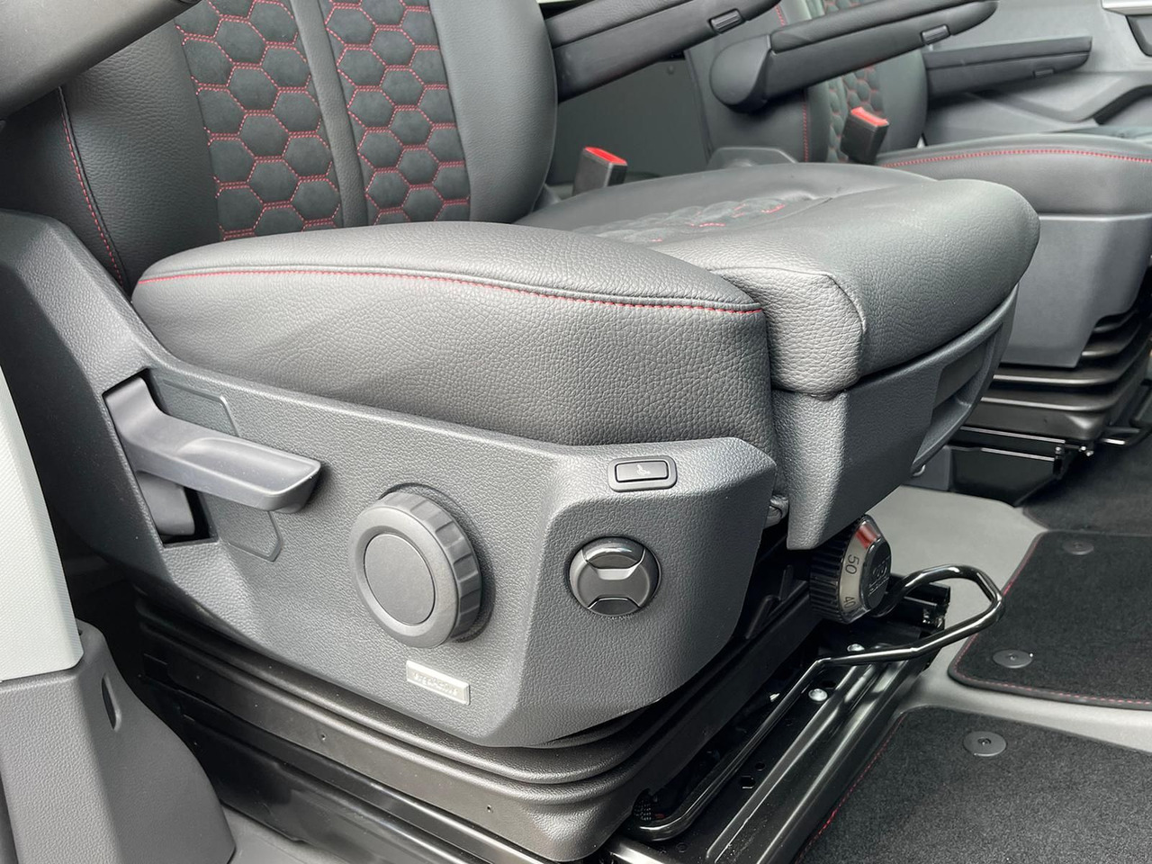 Gesloten bestelwagen, Bestelwagen met dubbele cabine MAN TGE 3.200 L3H2 MIXTO 4x4 Individual S ACC STANDH: afbeelding 25 Gesloten bestelwagen, Bestelwagen met dubbele cabine MAN TGE 3.200 L3H2 MIXTO 4x4 Individual S ACC STANDH: afbeelding 25