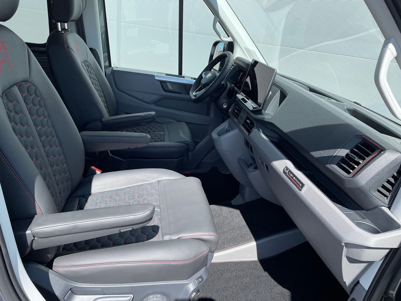 Gesloten bestelwagen, Bestelwagen met dubbele cabine MAN TGE 3.200 L3H2 MIXTO 4x4 Individual S ACC STHZ: afbeelding 15