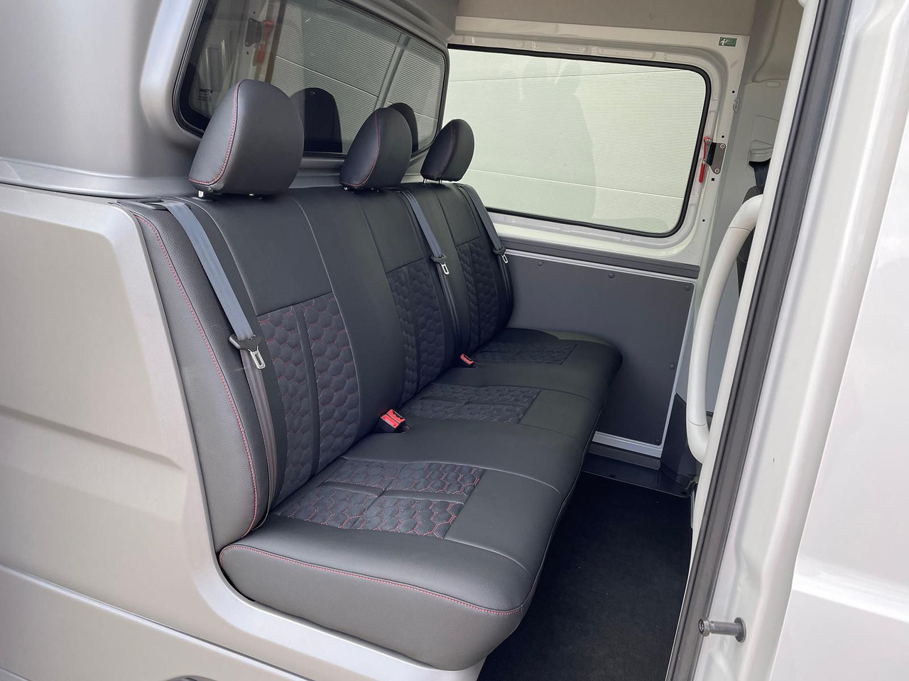 Gesloten bestelwagen, Bestelwagen met dubbele cabine MAN TGE 3.200 L3H3 MIXTO 4x4 Individual S ACC STANDH: afbeelding 11