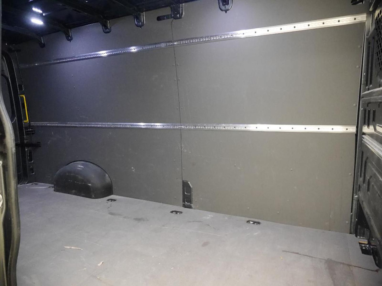 Volkswagen Crafter Kasten 35 L4H3 PDC DAB KAMERA KLIMA MFL - Gesloten bestelwagen: afbeelding 5 Volkswagen Crafter Kasten 35 L4H3 PDC DAB KAMERA KLIMA MFL - Gesloten bestelwagen: afbeelding 5