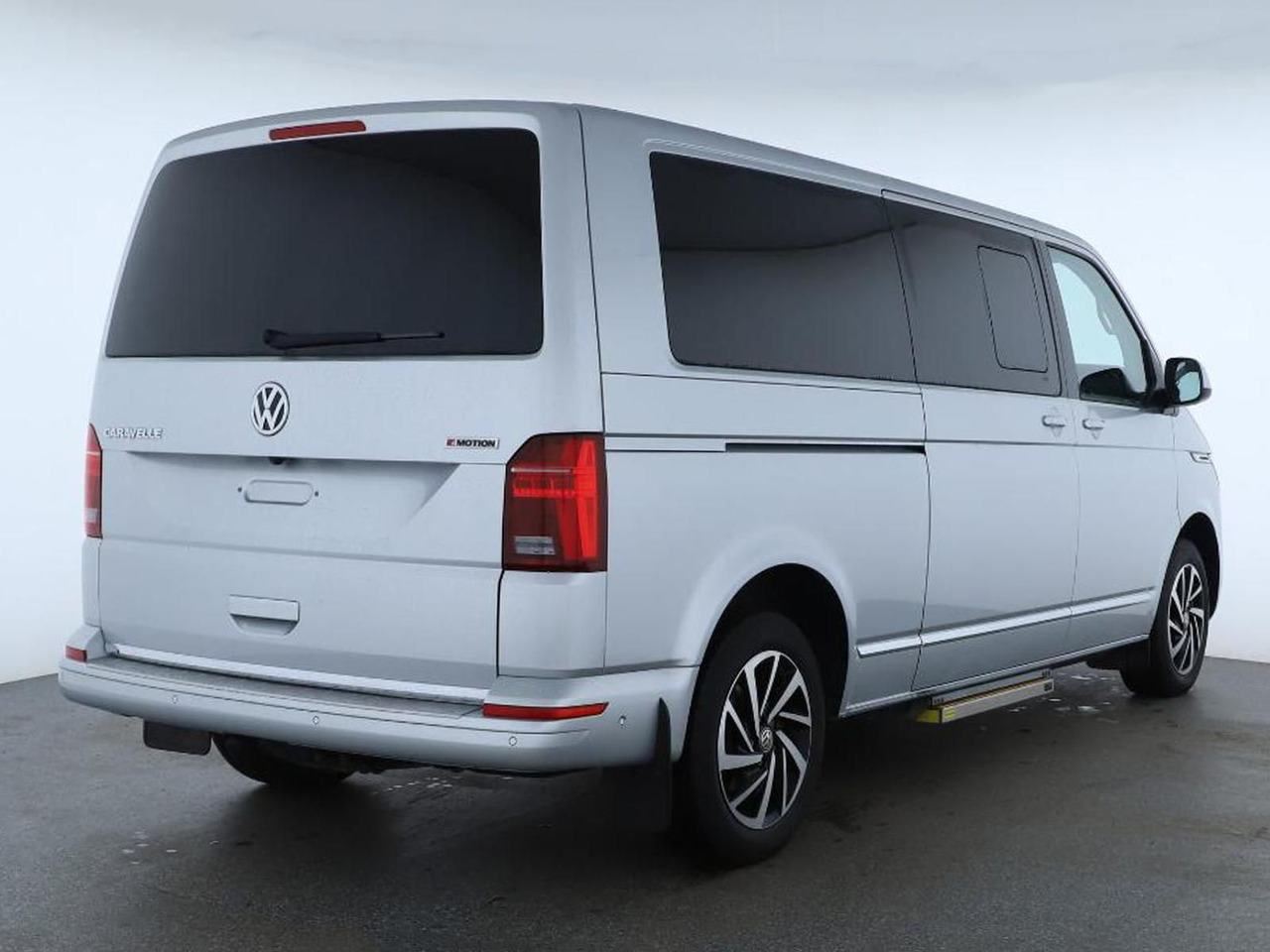 Volkswagen T6.1 Caravelle Comfortl LR 4M NAV el. Trittstufe - Minibus, Personenvervoer: afbeelding 2 Volkswagen T6.1 Caravelle Comfortl LR 4M NAV el. Trittstufe - Minibus, Personenvervoer: afbeelding 2