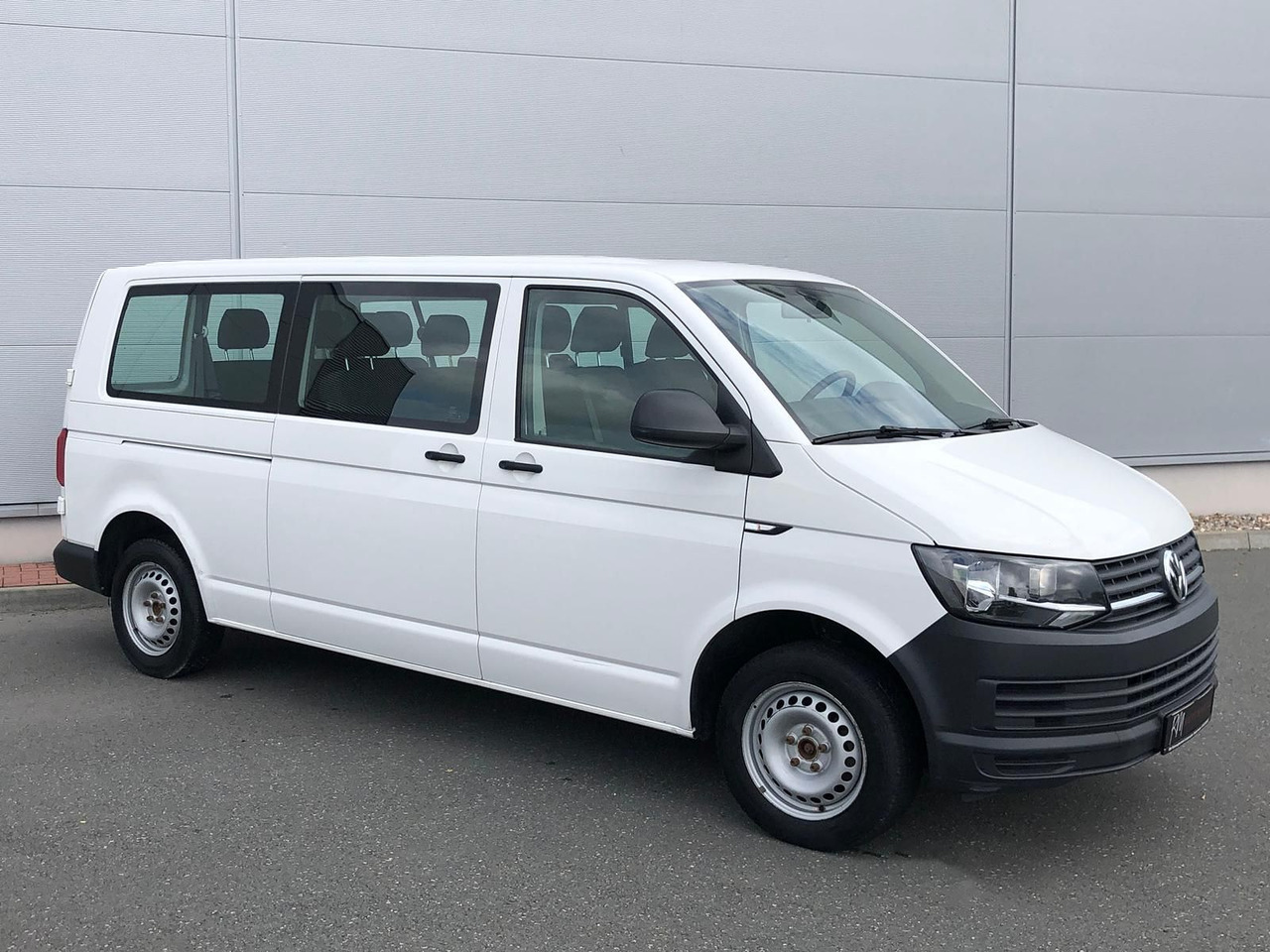 Volkswagen T6 Transporter 2.0 TDI Kombi lang 9-SITZE TEMP - Personenwagen: afbeelding 2 Volkswagen T6 Transporter 2.0 TDI Kombi lang 9-SITZE TEMP - Personenwagen: afbeelding 2