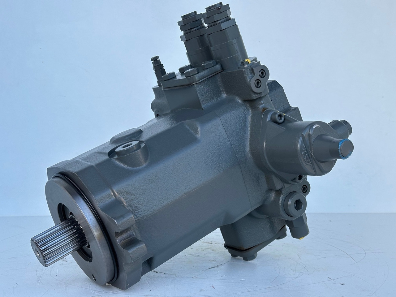 LIEBHERR - LINDE Original Hydromotor Typ:HMF75-02 2560 G 03 mit ID-Nr.10007106. A914 B-LI, A914 LI, A924 B-LI, A924 LI, MG15, MBG12, MG20, MFG10, BG12H #HYX293G00103# - Hydromotor voor Mobiele graafmachine: afbeelding 1 LIEBHERR - LINDE Original Hydromotor Typ:HMF75-02 2560 G 03 mit ID-Nr.10007106. A914 B-LI, A914 LI, A924 B-LI, A924 LI, MG15, MBG12, MG20, MFG10, BG12H #HYX293G00103# - Hydromotor voor Mobiele graafmachine: afbeelding 1