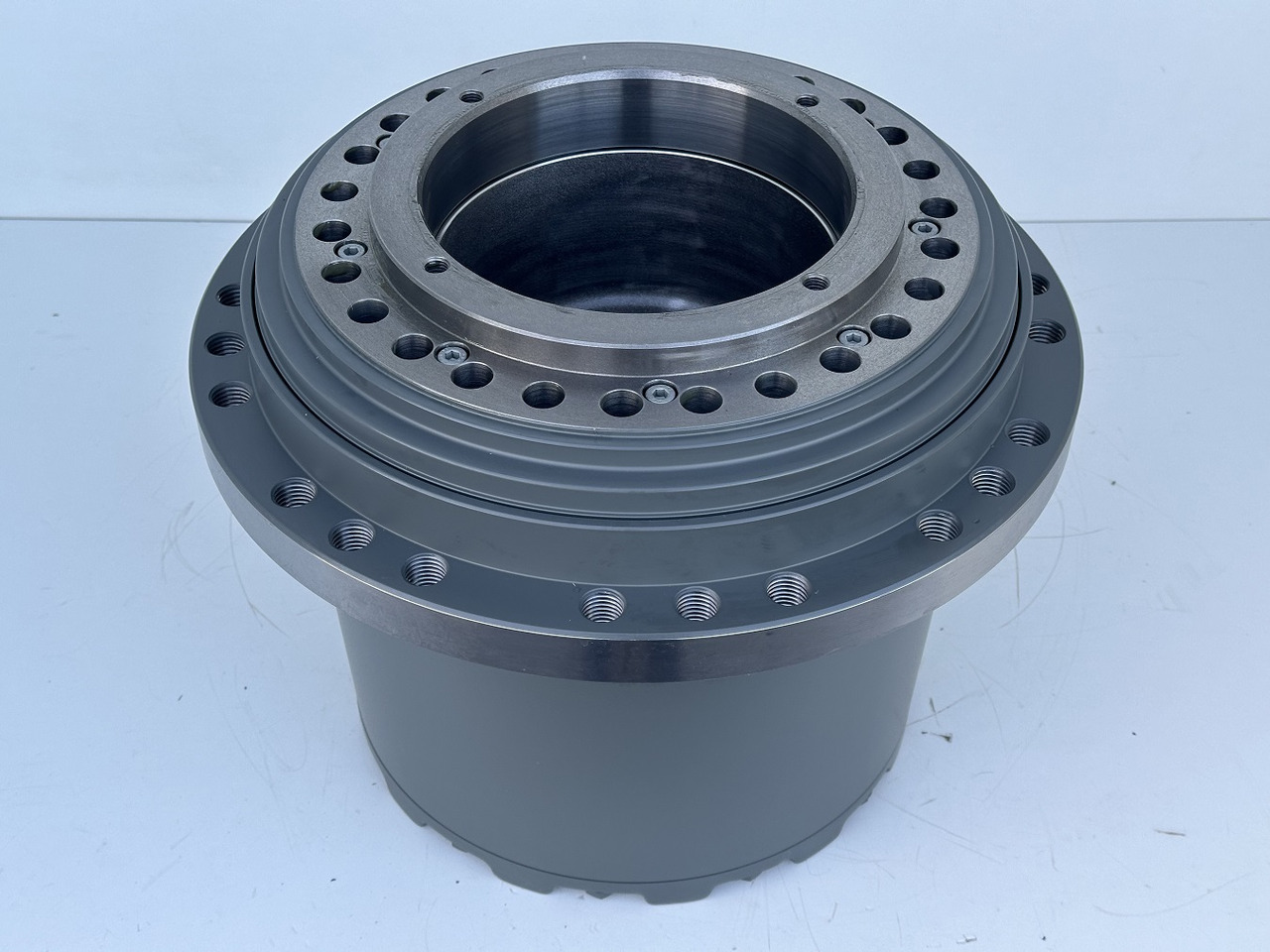 LIEBHERR Original Liebherr Fahrantrieb Typ:LPI0700 30S 0002 00 mit ID-Nr.12891035 – ID-Nr.12977341. R922-1487, R924-1677, R926 K-LC-1827, R926-1715. #12891035.545-01664# - Eindaandrijving voor Rupsgraafmachine: afbeelding 1 LIEBHERR Original Liebherr Fahrantrieb Typ:LPI0700 30S 0002 00 mit ID-Nr.12891035 – ID-Nr.12977341. R922-1487, R924-1677, R926 K-LC-1827, R926-1715. #12891035.545-01664# - Eindaandrijving voor Rupsgraafmachine: afbeelding 1