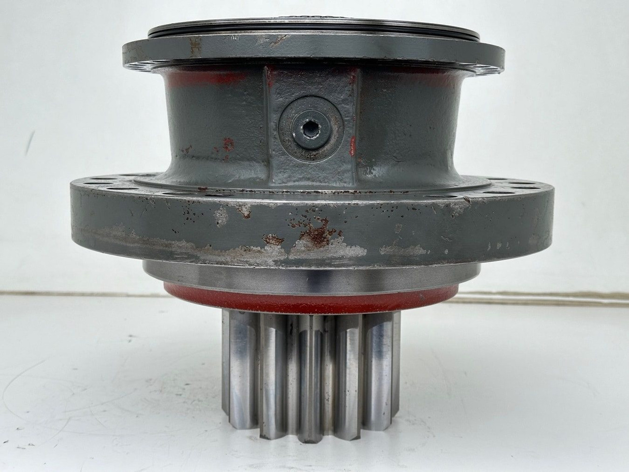 Liebherr Abtriebswellengehäuse ID-Nr.90018934 mit Abtriebswelle ID-Nr.90204999. SAT275/260 - SAT275/261 - SAT275/266 - SAT275/289.  #08851#01696# - Zwenkmotor voor Bouwmachine: afbeelding 1 Liebherr Abtriebswellengehäuse ID-Nr.90018934 mit Abtriebswelle ID-Nr.90204999. SAT275/260 - SAT275/261 - SAT275/266 - SAT275/289.  #08851#01696# - Zwenkmotor voor Bouwmachine: afbeelding 1