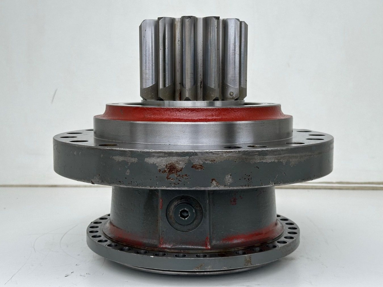 Liebherr Abtriebswellengehäuse ID-Nr.90018934 mit Abtriebswelle ID-Nr.90204999. SAT275/260 - SAT275/261 - SAT275/266 - SAT275/289.  #08851#01696# - Zwenkmotor voor Bouwmachine: afbeelding 4 Liebherr Abtriebswellengehäuse ID-Nr.90018934 mit Abtriebswelle ID-Nr.90204999. SAT275/260 - SAT275/261 - SAT275/266 - SAT275/289.  #08851#01696# - Zwenkmotor voor Bouwmachine: afbeelding 4