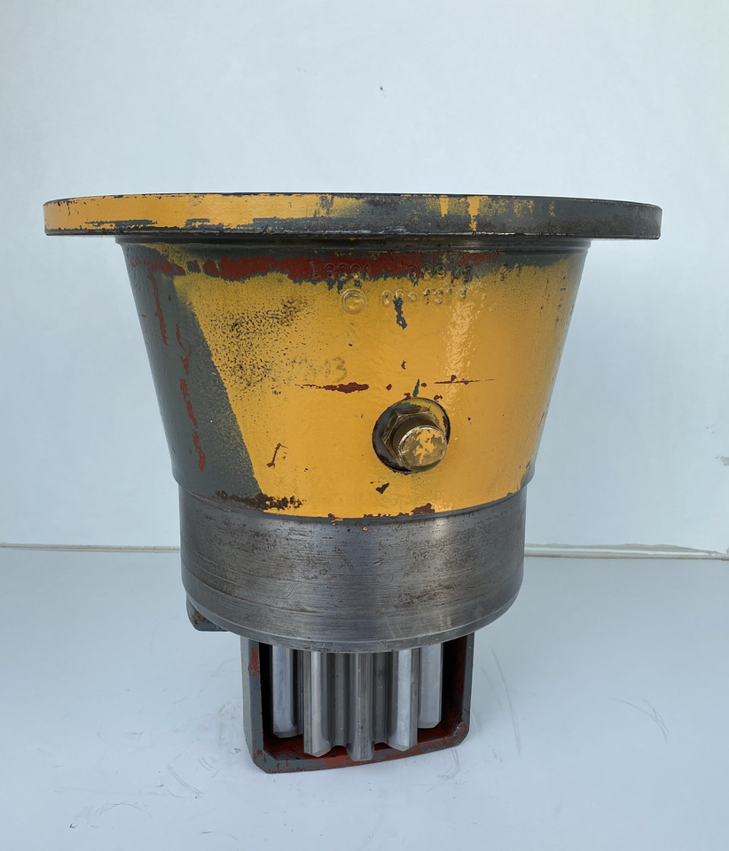 Liebherr Abtriebswellengehäuse ID-Nr.9441707 mit Abtriebswelle ID-Nr.9441713. SAT300/213 - SAT300/225 - SAT375/219. A900 C-LI, A944 B-LI, E942,LOS942,LOS944,P942,P944,R942,R944, R944B. #AB.1555# - Zwenkmotor voor Bouwmachine: afbeelding 2 Liebherr Abtriebswellengehäuse ID-Nr.9441707 mit Abtriebswelle ID-Nr.9441713. SAT300/213 - SAT300/225 - SAT375/219. A900 C-LI, A944 B-LI, E942,LOS942,LOS944,P942,P944,R942,R944, R944B. #AB.1555# - Zwenkmotor voor Bouwmachine: afbeelding 2