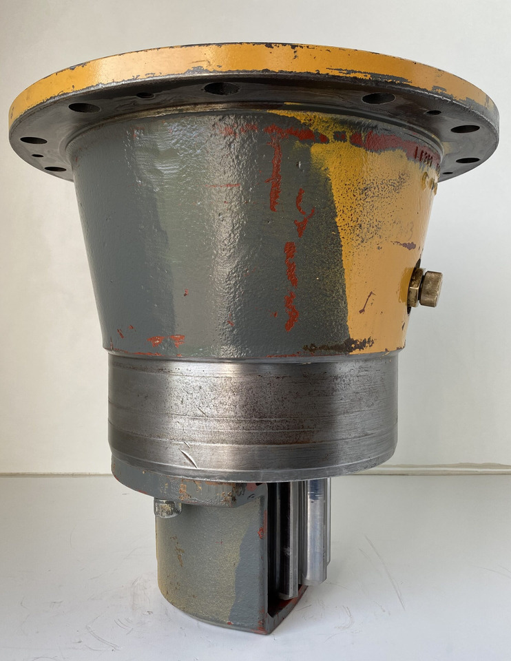 Liebherr Abtriebswellengehäuse ID-Nr.9441707 mit Abtriebswelle ID-Nr.9441713. SAT300/213 - SAT300/225 - SAT375/219. A900 C-LI, A944 B-LI, E942,LOS942,LOS944,P942,P944,R942,R944, R944B. #AB.1555# - Zwenkmotor voor Bouwmachine: afbeelding 1 Liebherr Abtriebswellengehäuse ID-Nr.9441707 mit Abtriebswelle ID-Nr.9441713. SAT300/213 - SAT300/225 - SAT375/219. A900 C-LI, A944 B-LI, E942,LOS942,LOS944,P942,P944,R942,R944, R944B. #AB.1555# - Zwenkmotor voor Bouwmachine: afbeelding 1