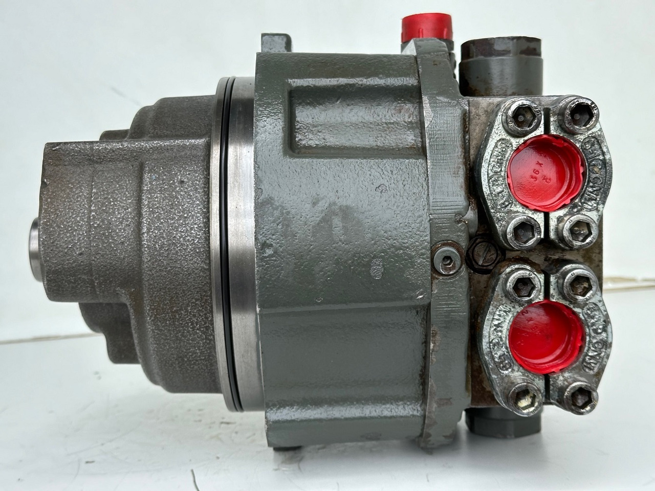 Liebherr Hydraulikeinbaumotor CMVE O 108. ID-Nr.10118562 - ID-Nr.10132610 - ID-Nr.10129048. LOS1916, LOS916, LOS926, R906, R916, R918, R920, R922, R924, R926COMP, R926, R936. #28313# - Hydromotor voor Bouwmachine: afbeelding 5 Liebherr Hydraulikeinbaumotor CMVE O 108. ID-Nr.10118562 - ID-Nr.10132610 - ID-Nr.10129048. LOS1916, LOS916, LOS926, R906, R916, R918, R920, R922, R924, R926COMP, R926, R936. #28313# - Hydromotor voor Bouwmachine: afbeelding 5