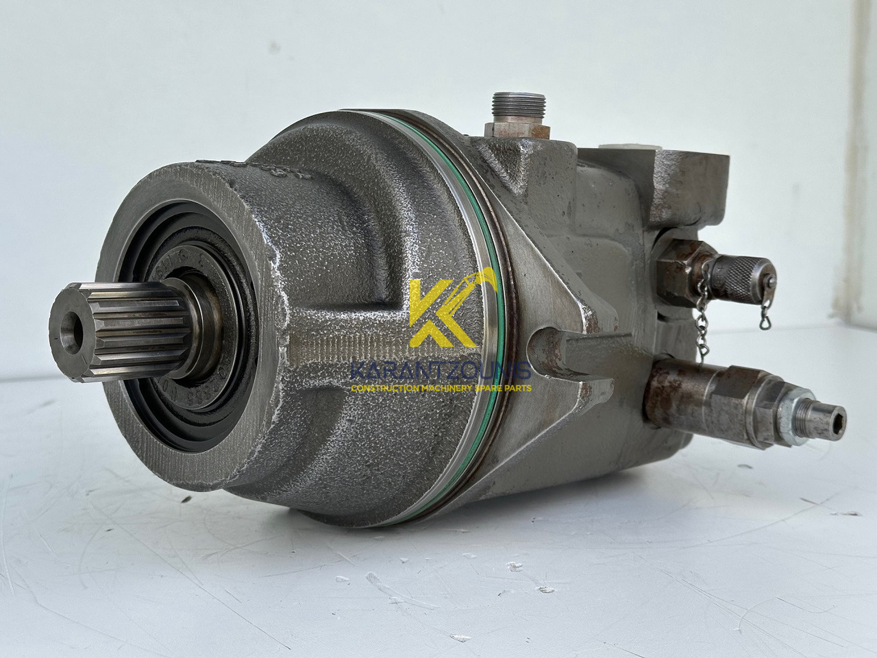 Liebherr Hydraulikeinbaumotor Typ:FMF058, ID-Nr.10122576 - ID-Nr.10145827 - ID-Nr.11371069. LOS1906, P924 COMP , R906, R906 PROTO, R916, R922, R924, R924 COMP, R926 COMP, R926 K LC. #11371069.43199# - Zwenkmotor voor Bouwmachine: afbeelding 1 Liebherr Hydraulikeinbaumotor Typ:FMF058, ID-Nr.10122576 - ID-Nr.10145827 - ID-Nr.11371069. LOS1906, P924 COMP , R906, R906 PROTO, R916, R922, R924, R924 COMP, R926 COMP, R926 K LC. #11371069.43199# - Zwenkmotor voor Bouwmachine: afbeelding 1