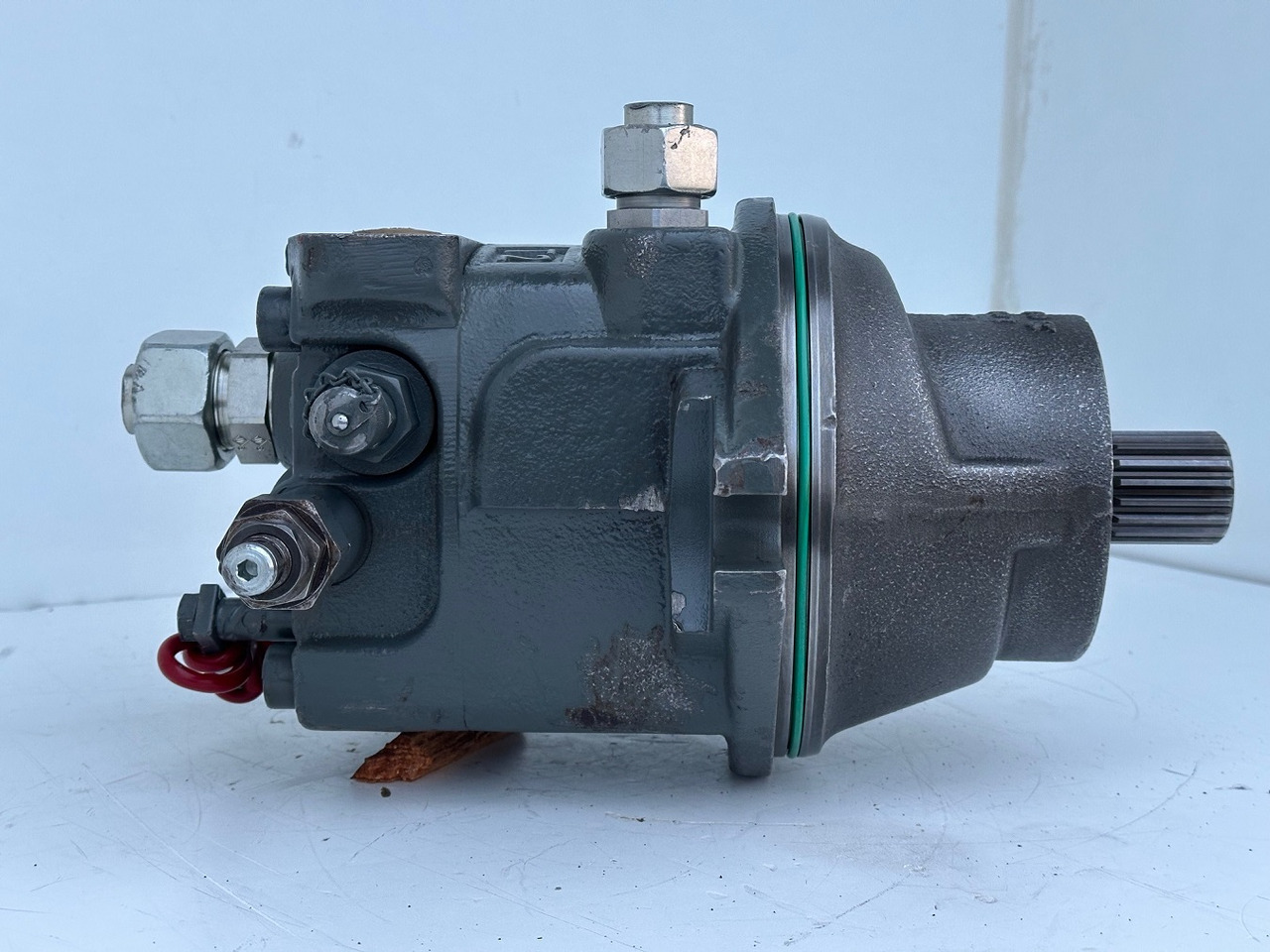 Liebherr Hydraulikeinbaumotor Typ:FMF090. ID-Nr.10139164 - ID-Nr.11371743. R946 LC, R946 LC-V, R946 NLC, R946 S-HD, R950 LC-V, R950 S-HD, R950. #11371743.11929# - Zwenkmotor voor Graafmachine: afbeelding 4 Liebherr Hydraulikeinbaumotor Typ:FMF090. ID-Nr.10139164 - ID-Nr.11371743. R946 LC, R946 LC-V, R946 NLC, R946 S-HD, R950 LC-V, R950 S-HD, R950. #11371743.11929# - Zwenkmotor voor Graafmachine: afbeelding 4