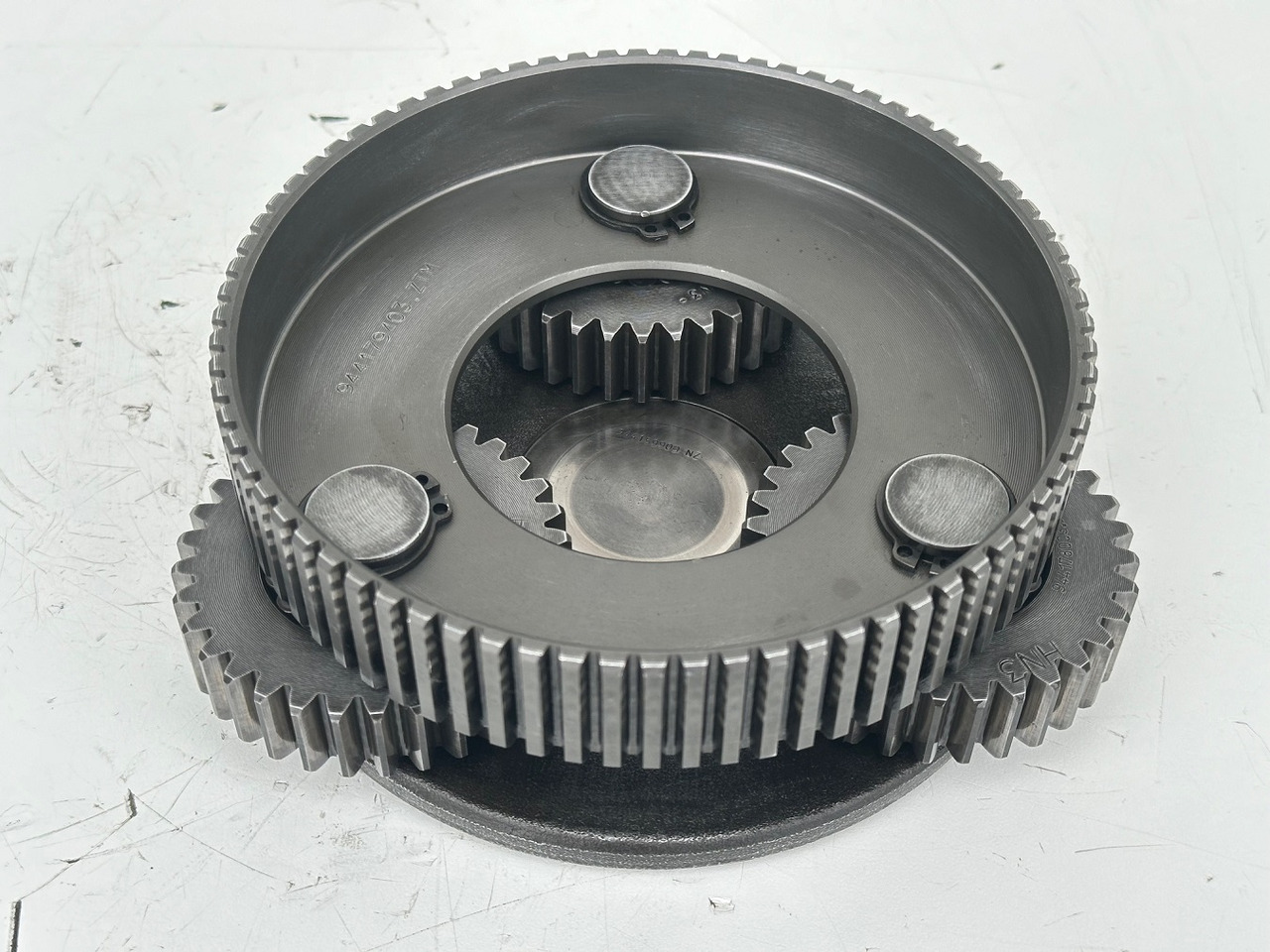 Liebherr Lamellenträger ID-Nr.944179403 mit Planetenträger ID-Nr.944178303 und Planetenrad ID-Nr.944177903. SAT200/277. #PL.P.LA.GH# - Zwenkmotor voor Graafmachine: afbeelding 1 Liebherr Lamellenträger ID-Nr.944179403 mit Planetenträger ID-Nr.944178303 und Planetenrad ID-Nr.944177903. SAT200/277. #PL.P.LA.GH# - Zwenkmotor voor Graafmachine: afbeelding 1