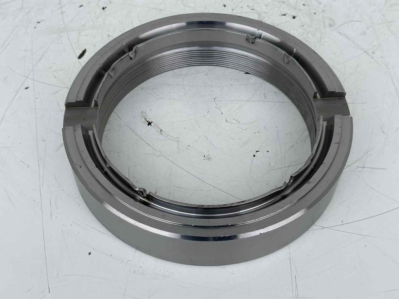 Liebherr Nutmutter ID-Nr.9443117 - ID-Nr.944311703. LH110,A974,LOS974,P974,P976,R974,R976,R980,P994,P995,R944,R995. #944311703.27.12.01# - Versnellingsbak voor Bouwmachine: afbeelding 1 Liebherr Nutmutter ID-Nr.9443117 - ID-Nr.944311703. LH110,A974,LOS974,P974,P976,R974,R976,R980,P994,P995,R944,R995. #944311703.27.12.01# - Versnellingsbak voor Bouwmachine: afbeelding 1