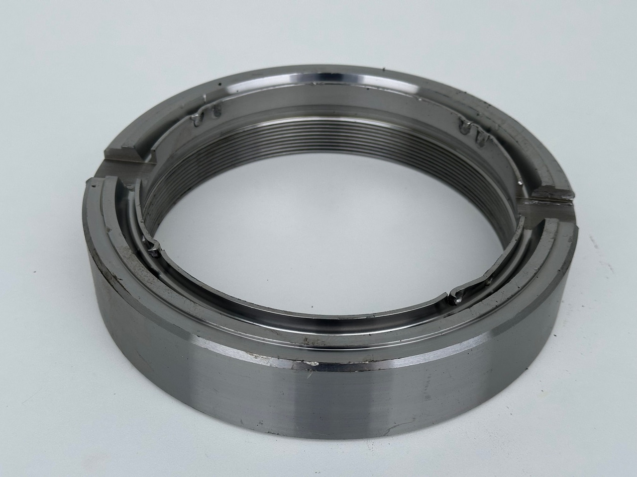 Liebherr Nutmutter ID-Nr.9443117 - ID-Nr.944311703. LH110,A974,LOS974,P974,P976,R974,R976,R980,P994,P995,R944,R995. #944311703.30.12.01# - Zwenkmotor voor Graafmachine: afbeelding 1 Liebherr Nutmutter ID-Nr.9443117 - ID-Nr.944311703. LH110,A974,LOS974,P974,P976,R974,R976,R980,P994,P995,R944,R995. #944311703.30.12.01# - Zwenkmotor voor Graafmachine: afbeelding 1