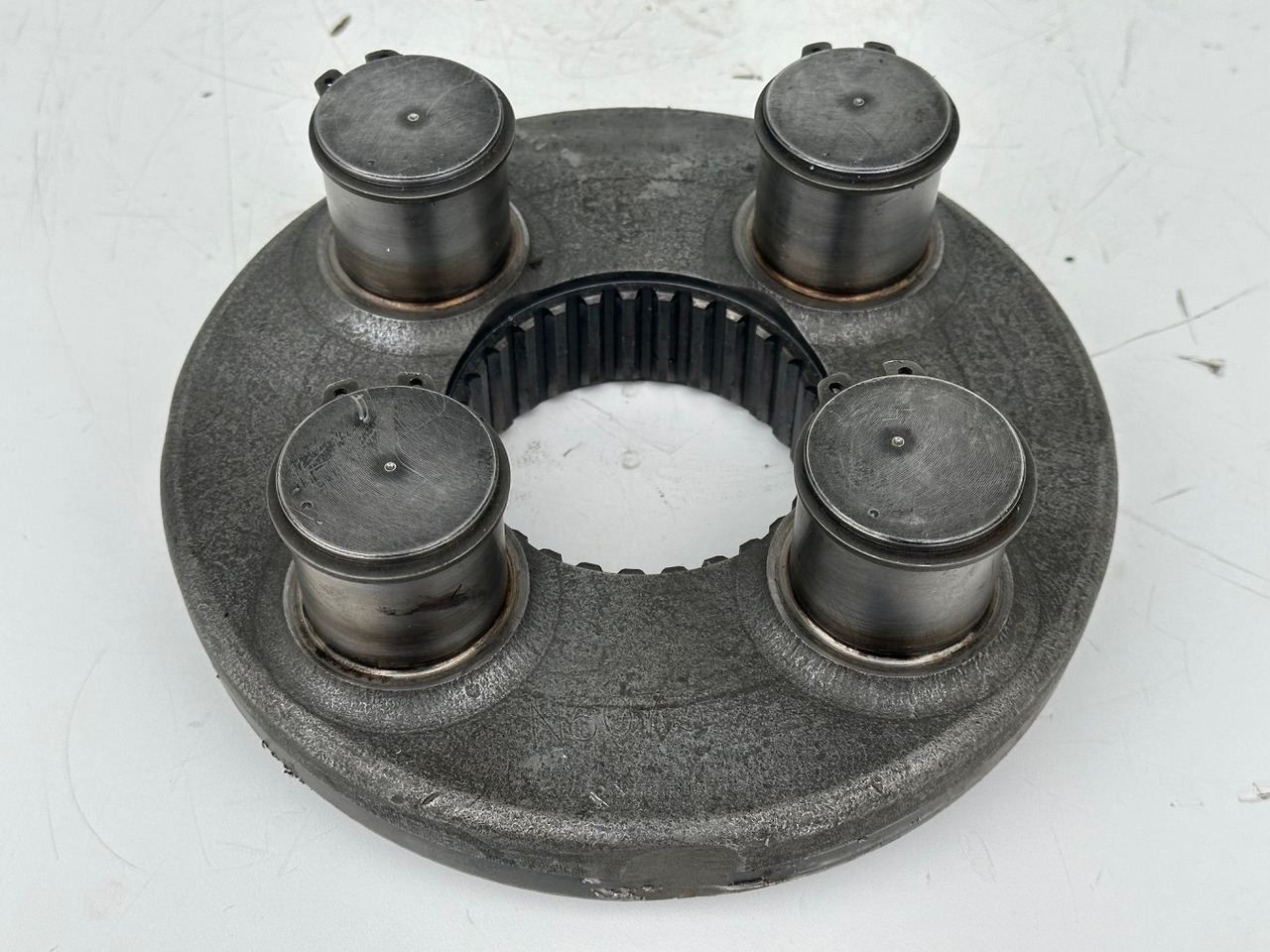 Liebherr Planetenträger ID-Nr.944306303 - ID-Nr.9443063.  A924, A934, LH30, LH35, R906, R916, R922, R924, R926, R932, R934, R944.  #944306303.C7.2906# - Zwenkmotor voor Bouwmachine: afbeelding 2 Liebherr Planetenträger ID-Nr.944306303 - ID-Nr.9443063.  A924, A934, LH30, LH35, R906, R916, R922, R924, R926, R932, R934, R944.  #944306303.C7.2906# - Zwenkmotor voor Bouwmachine: afbeelding 2