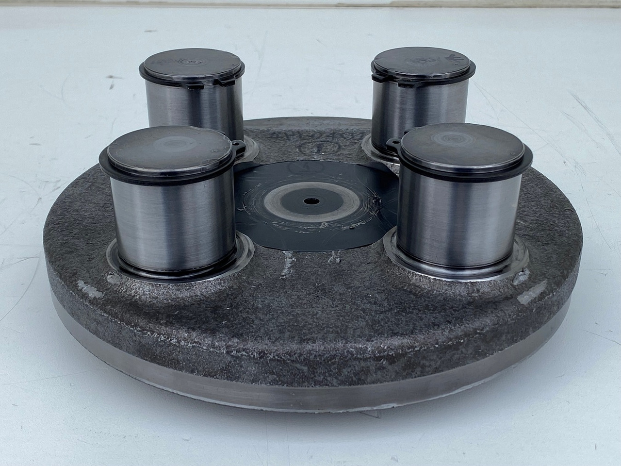 Liebherr Planetenträger ID-Nr.944306303 - ID-Nr.9443063.  #PL0401.01# - Zwenkmotor voor Rupsgraafmachine: afbeelding 2 Liebherr Planetenträger ID-Nr.944306303 - ID-Nr.9443063.  #PL0401.01# - Zwenkmotor voor Rupsgraafmachine: afbeelding 2