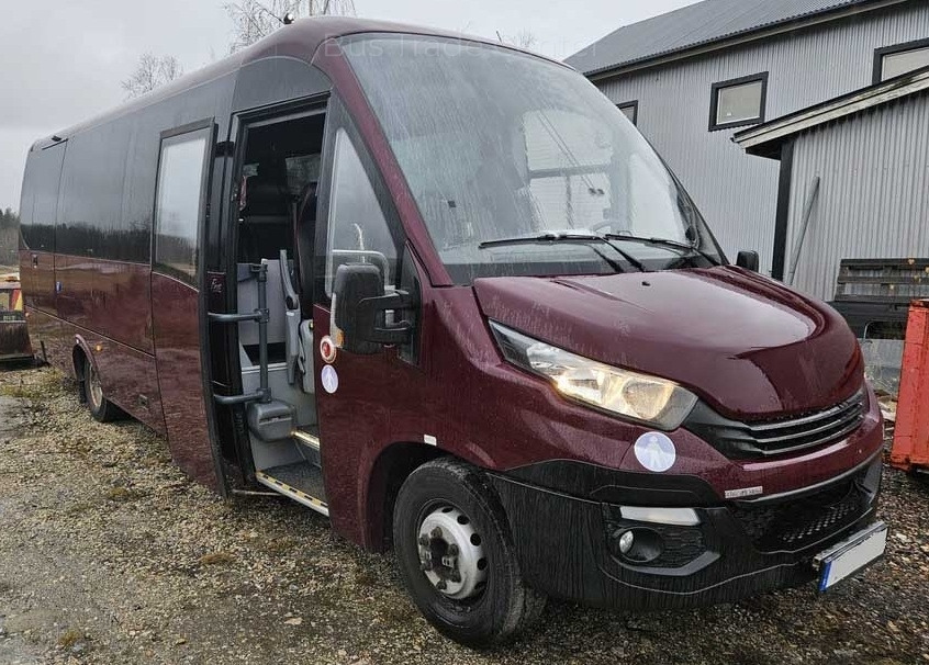 IVECO ROSERO FIRST 70C18 - Minibus, Personenvervoer: afbeelding 1 IVECO ROSERO FIRST 70C18 - Minibus, Personenvervoer: afbeelding 1