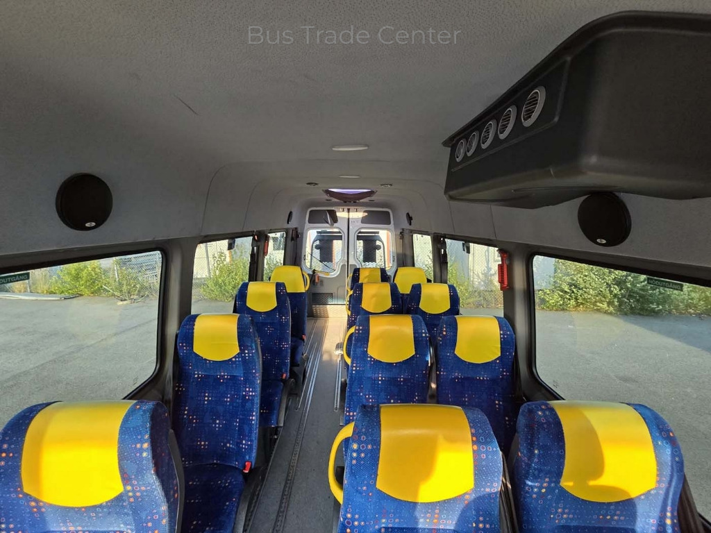 VOLKSWAGEN Crafter 50 LR // 3 units with lift - Minibus, Personenvervoer: afbeelding 3 VOLKSWAGEN Crafter 50 LR // 3 units with lift - Minibus, Personenvervoer: afbeelding 3