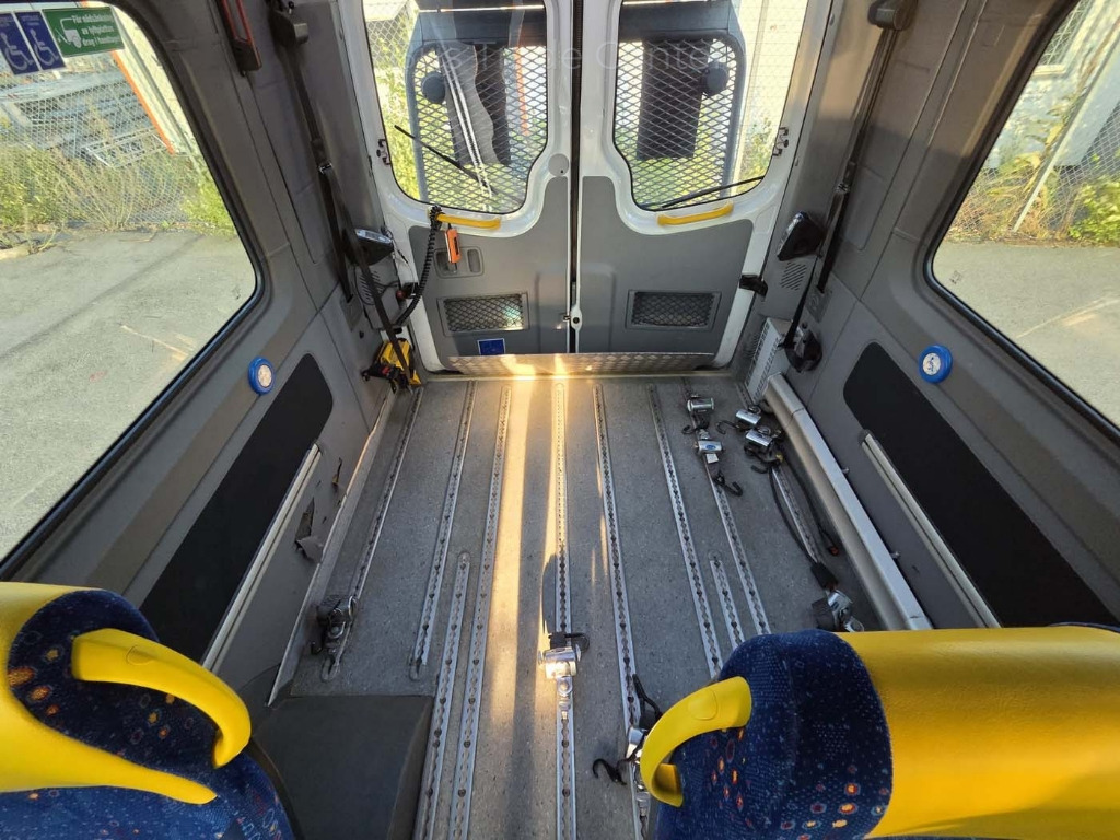 VOLKSWAGEN Crafter 50 LR // 3 units with lift - Minibus, Personenvervoer: afbeelding 4 VOLKSWAGEN Crafter 50 LR // 3 units with lift - Minibus, Personenvervoer: afbeelding 4