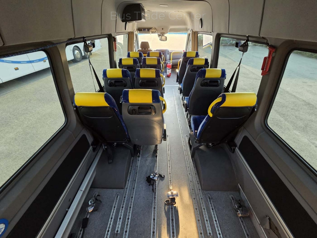 VOLKSWAGEN Crafter 50 LR // 3 units with lift - Minibus, Personenvervoer: afbeelding 5 VOLKSWAGEN Crafter 50 LR // 3 units with lift - Minibus, Personenvervoer: afbeelding 5