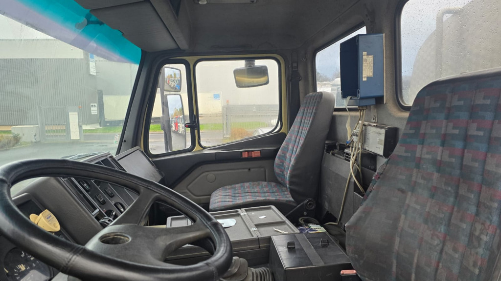 Mercedes Benz 1824 4x2 (Nr. 6217) - Tankwagen: afbeelding 5 Mercedes Benz 1824 4x2 (Nr. 6217) - Tankwagen: afbeelding 5