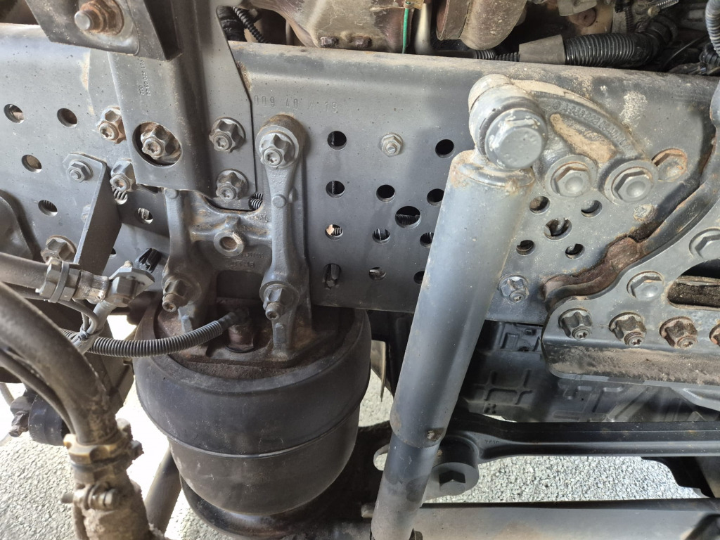 Mercedes Benz 1846 Actros (Nr. 5883) - Tankwagen: afbeelding 3 Mercedes Benz 1846 Actros (Nr. 5883) - Tankwagen: afbeelding 3