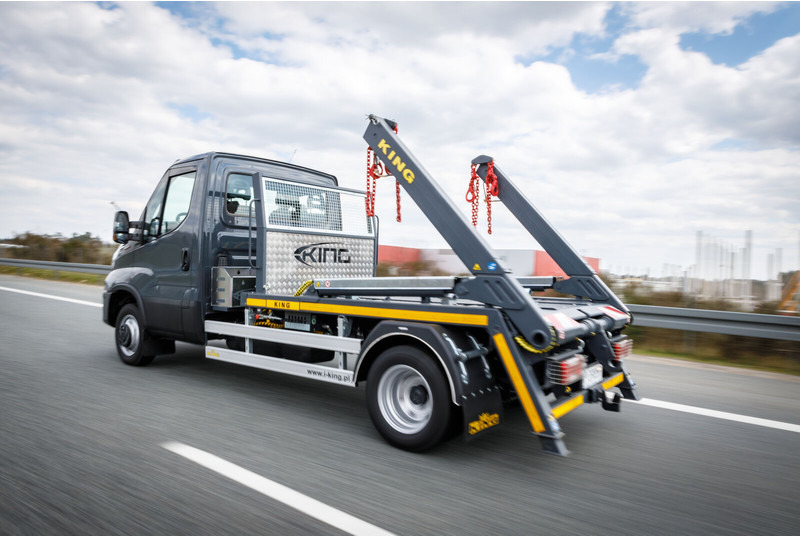 Iveco Daily 70C18 + KING Bramowiec / Skiploader / Absetzkipper - Portaalarmsysteem vrachtwagen: afbeelding 3 Iveco Daily 70C18 + KING Bramowiec / Skiploader / Absetzkipper - Portaalarmsysteem vrachtwagen: afbeelding 3