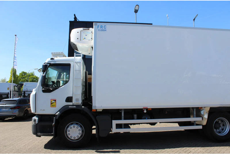 Renault Premium 310 * EURO5 * CARRIER SUPRA 850 * 6X2 * MANUAUL * - Koelwagen vrachtwagen: afbeelding 4 Renault Premium 310 * EURO5 * CARRIER SUPRA 850 * 6X2 * MANUAUL * - Koelwagen vrachtwagen: afbeelding 4