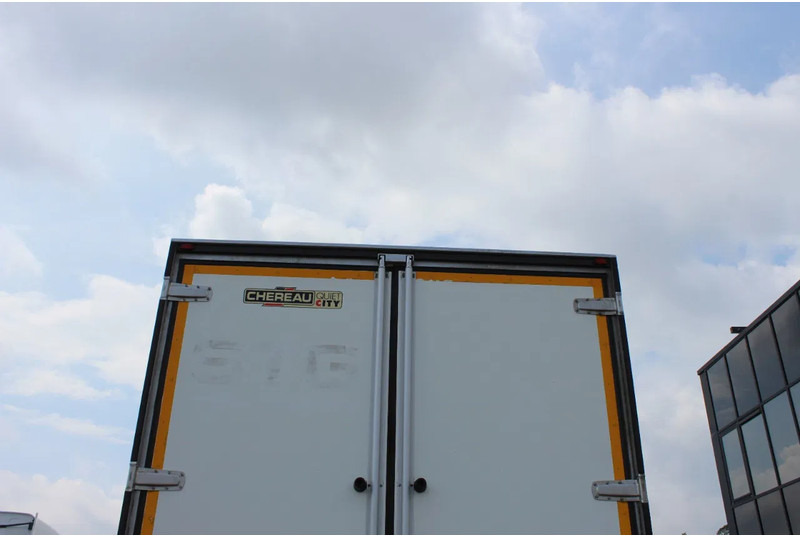 Volvo FM 330 * EURO5 * CARRIER SUPRA SILENT MT * - Koelwagen vrachtwagen: afbeelding 3 Volvo FM 330 * EURO5 * CARRIER SUPRA SILENT MT * - Koelwagen vrachtwagen: afbeelding 3