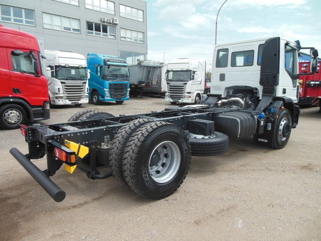 Iveco EUROCARGO ML 180E28/P, PTO - Chassis vrachtwagen: afbeelding 3 Iveco EUROCARGO ML 180E28/P, PTO - Chassis vrachtwagen: afbeelding 3