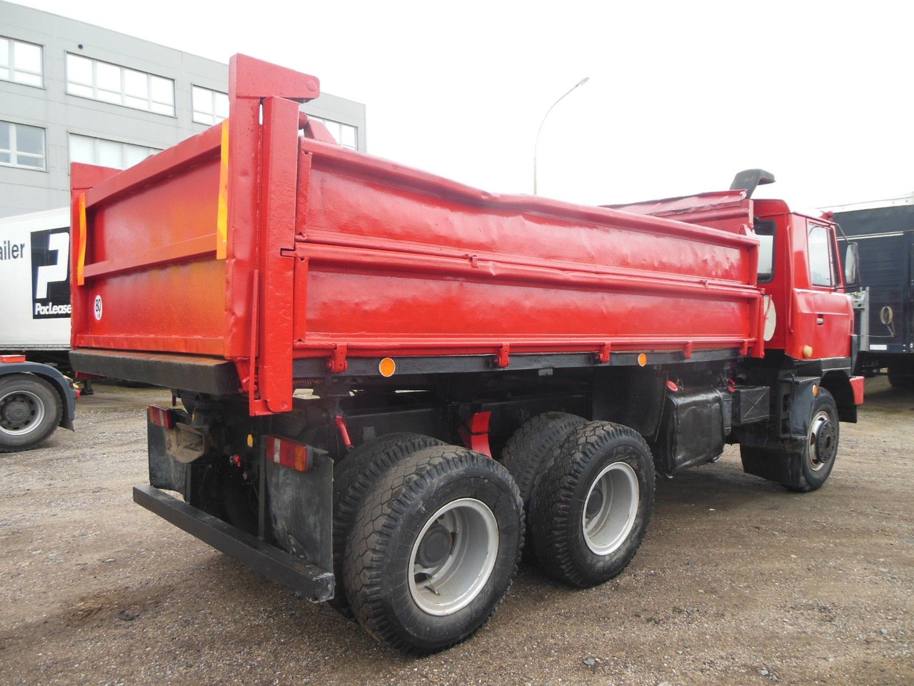Tatra T 815, 6x6 - Kipper vrachtwagen: afbeelding 3 Tatra T 815, 6x6 - Kipper vrachtwagen: afbeelding 3