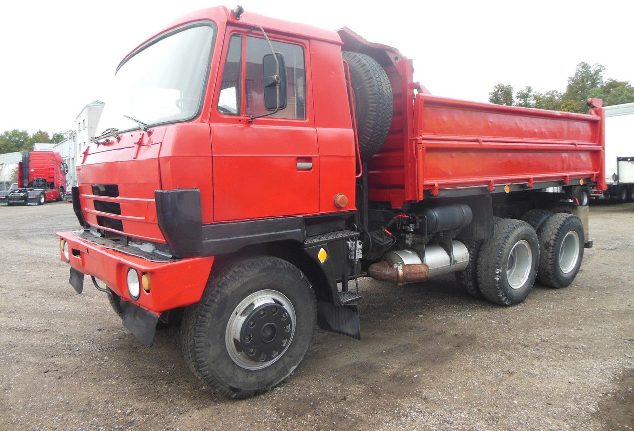 Tatra T 815, 6x6 - Kipper vrachtwagen: afbeelding 1 Tatra T 815, 6x6 - Kipper vrachtwagen: afbeelding 1