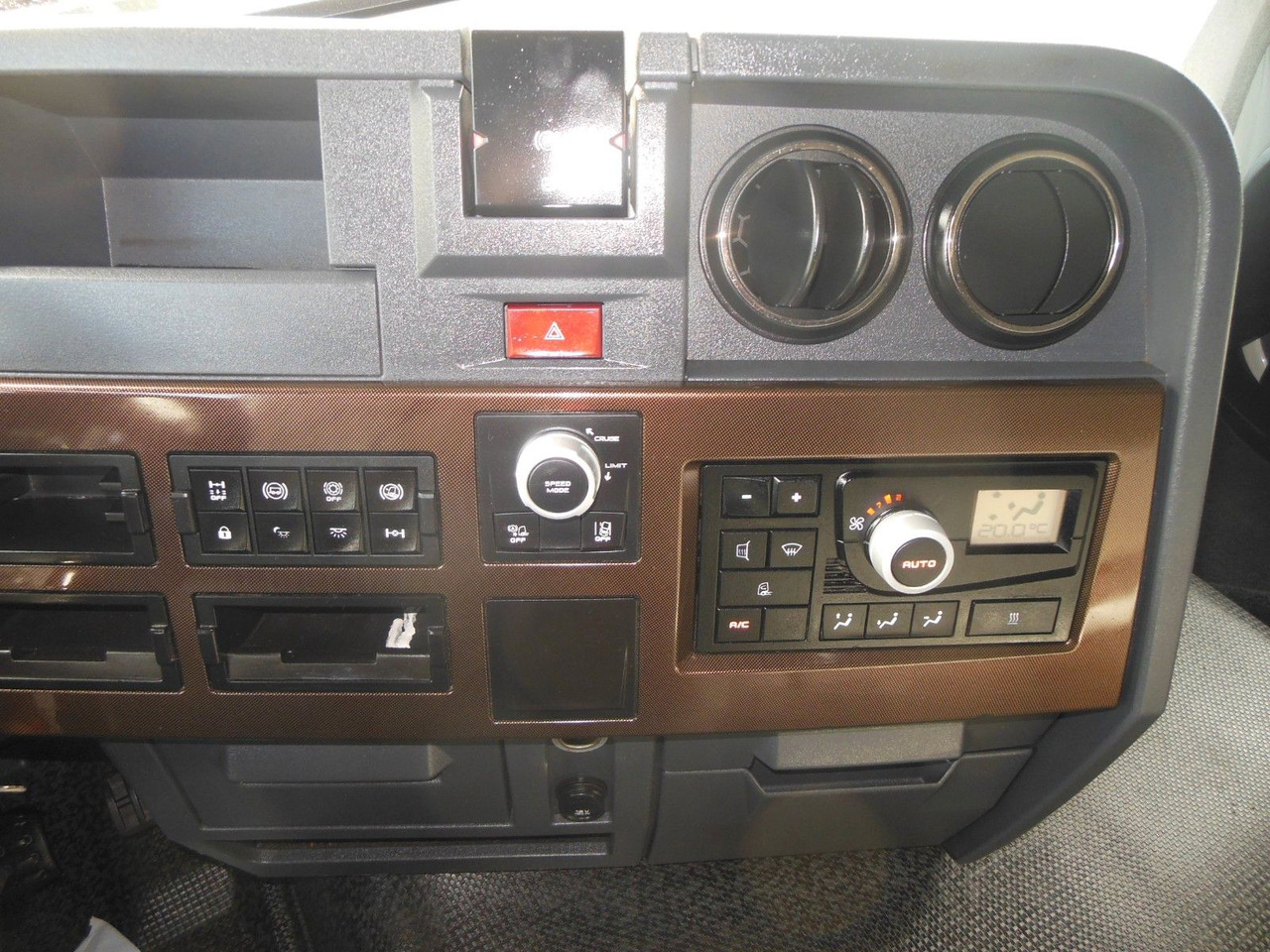 Trekker Renault T 480, LOWDECK, NEUE TACHO SMART 2: afbeelding 17 Trekker Renault T 480, LOWDECK, NEUE TACHO SMART 2: afbeelding 17