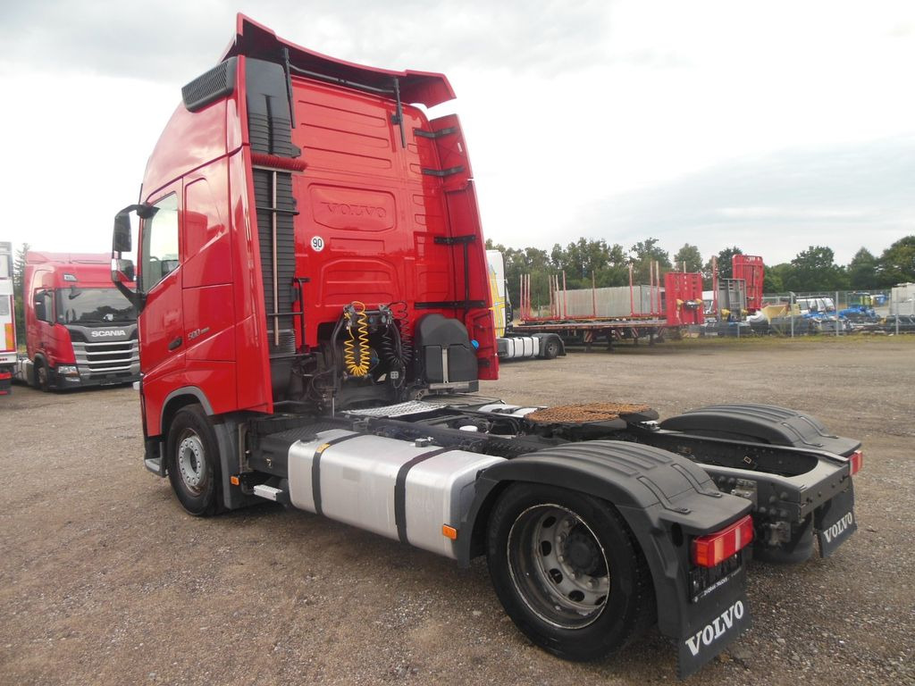 Volvo FH 13/500, LOWDECK, GLOBE XL, I PARK COOL, TOP!! - Trekker: afbeelding 4 Volvo FH 13/500, LOWDECK, GLOBE XL, I PARK COOL, TOP!! - Trekker: afbeelding 4