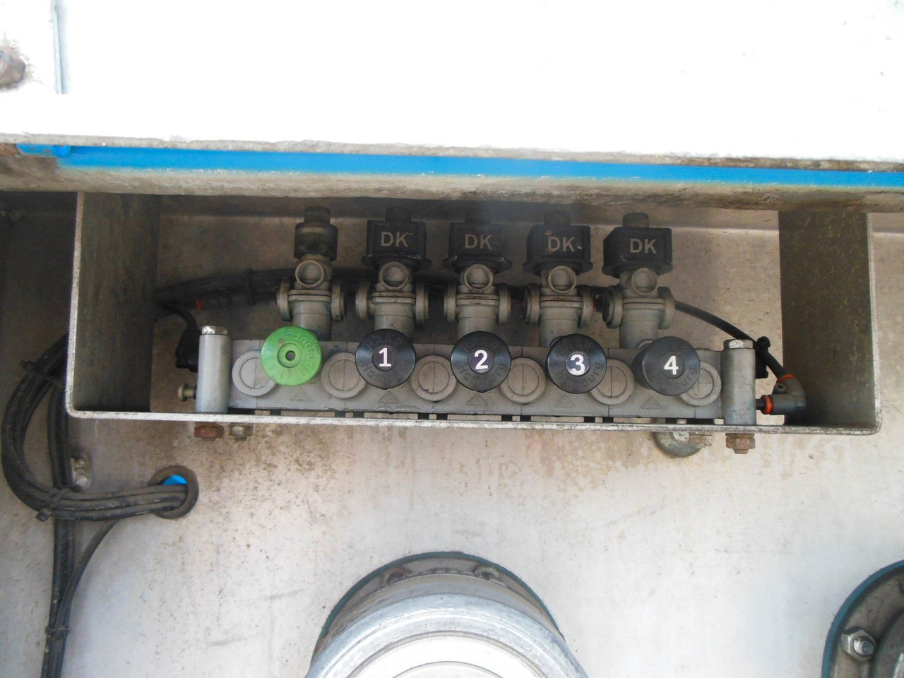 WILLIG/HALLER/HLS 240.45/2,NPC 04, 4 KAMMER - Tankoplegger: afbeelding 5 WILLIG/HALLER/HLS 240.45/2,NPC 04, 4 KAMMER - Tankoplegger: afbeelding 5