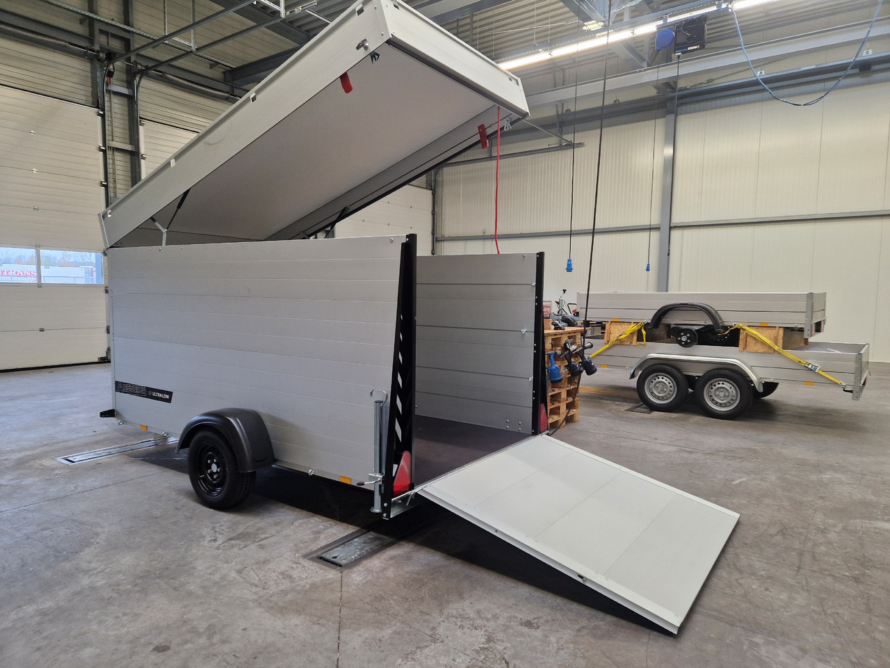 ALUBOXX Deckelanhänger GTB 1500 VT3 Ultra Low 301x151x153cm LED black deal Modell 2025 - Motor aanhanger: afbeelding 4 ALUBOXX Deckelanhänger GTB 1500 VT3 Ultra Low 301x151x153cm LED black deal Modell 2025 - Motor aanhanger: afbeelding 4