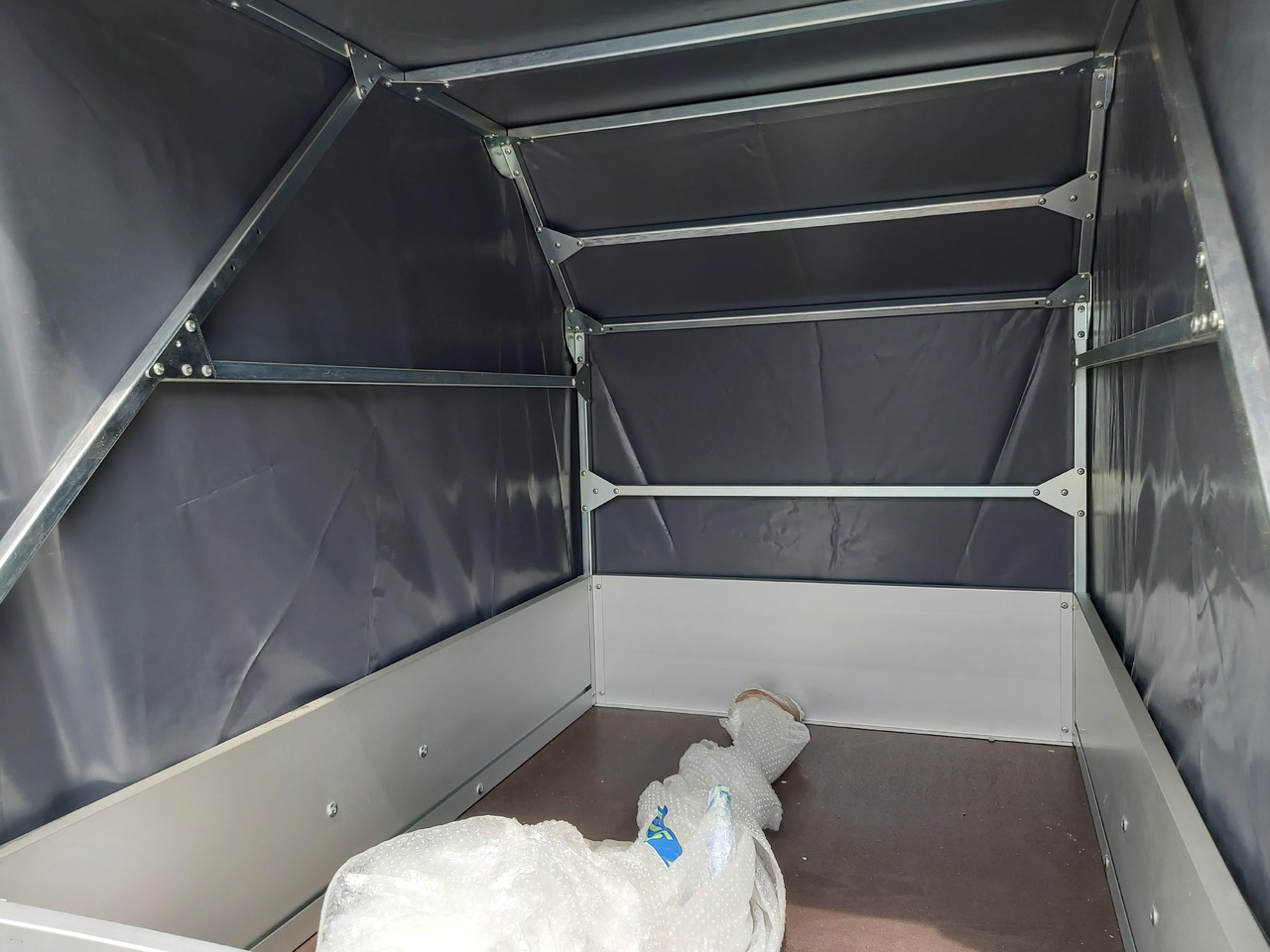 Aluliner Planen Anhänger GT 500 151x101x120 +Hochplane aero grau (XXS) 500kg 2021 - Aanhangwagen auto: afbeelding 5 Aluliner Planen Anhänger GT 500 151x101x120 +Hochplane aero grau (XXS) 500kg 2021 - Aanhangwagen auto: afbeelding 5