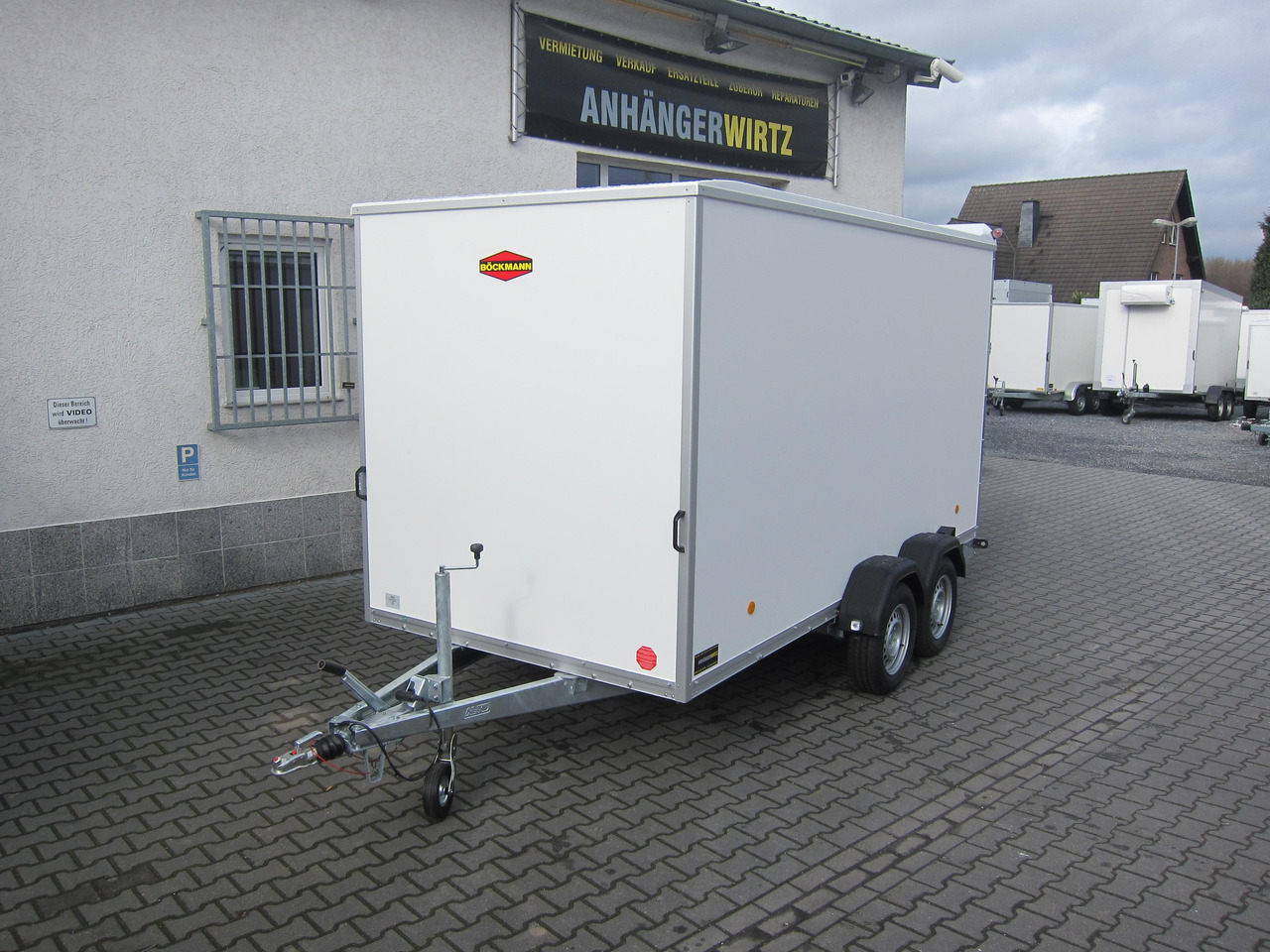 Böckmann Koffer KT 4018/27 H weiß 400x185x200cm +Auffahrrampe (XL) 2700kg - Gesloten aanhangwagen: afbeelding 4 Böckmann Koffer KT 4018/27 H weiß 400x185x200cm +Auffahrrampe (XL) 2700kg - Gesloten aanhangwagen: afbeelding 4