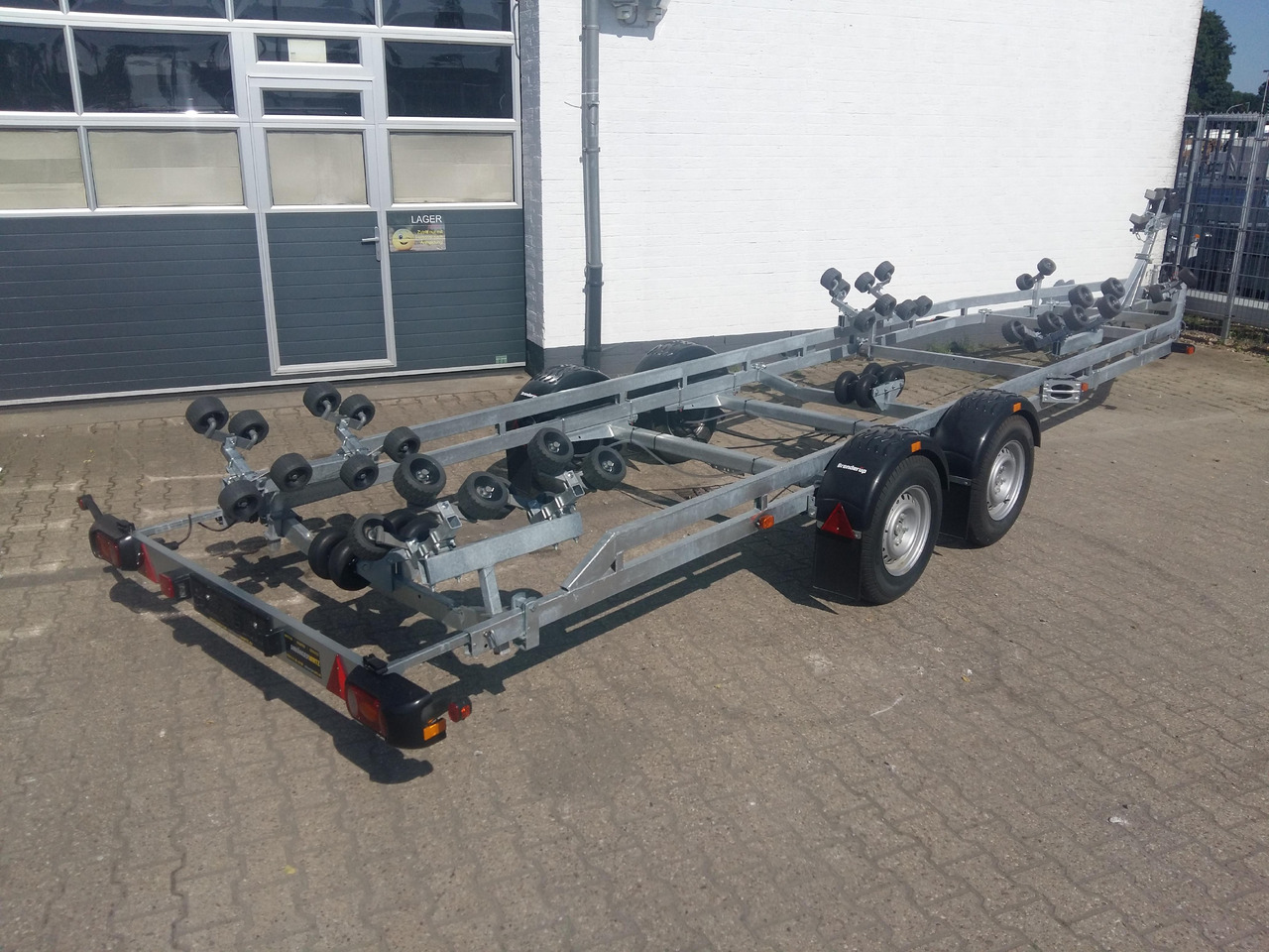 Brenderup Bootstrailer 303500 X TB SR X-Line Superrollen (XXL) 3500kg Online Winter Aktion - Boottrailer: afbeelding 1 Brenderup Bootstrailer 303500 X TB SR X-Line Superrollen (XXL) 3500kg Online Winter Aktion - Boottrailer: afbeelding 1