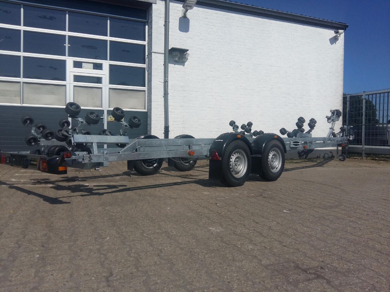 Brenderup Bootstrailer 303500 X TB SR X-Line Superrollen (XXL) 3500kg Online Winter Aktion - Boottrailer: afbeelding 2 Brenderup Bootstrailer 303500 X TB SR X-Line Superrollen (XXL) 3500kg Online Winter Aktion - Boottrailer: afbeelding 2