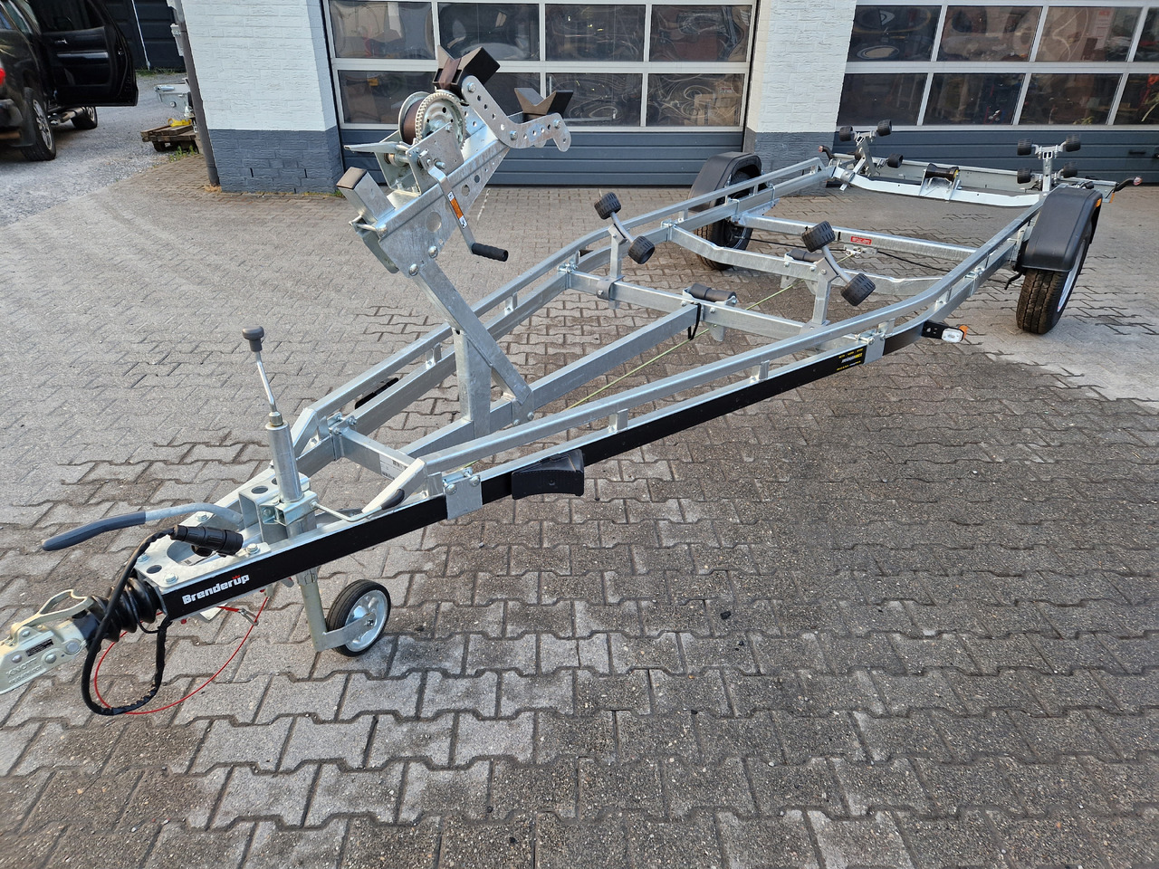 Brenderup Bootstrailer Premium 221800 B SR 1800 Superrollen Winde Boote bis 640cm 1800kg 312267 - Boottrailer: afbeelding 2 Brenderup Bootstrailer Premium 221800 B SR 1800 Superrollen Winde Boote bis 640cm 1800kg 312267 - Boottrailer: afbeelding 2