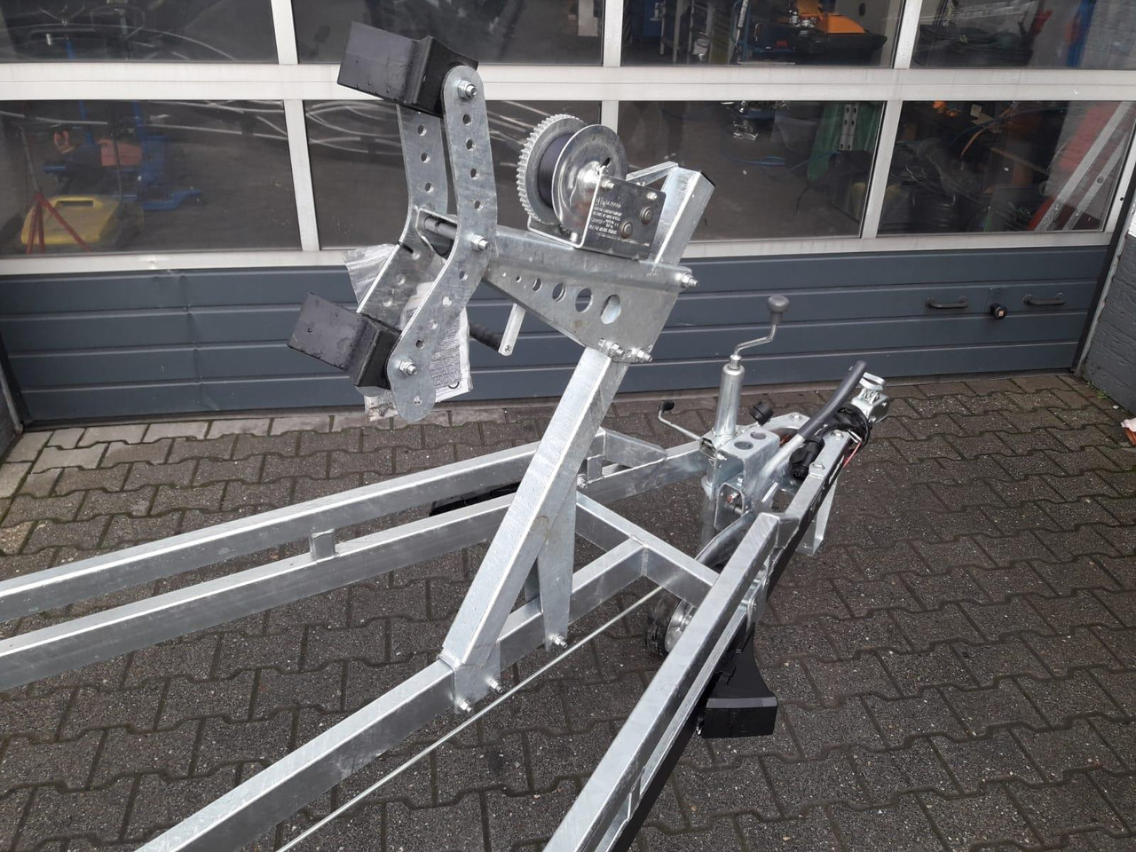 Brenderup Bootstrailer Premium 242000 TB SR 2000 Superrollen Winde Boote bis 650cm 2000kg 312268 - Boottrailer: afbeelding 3 Brenderup Bootstrailer Premium 242000 TB SR 2000 Superrollen Winde Boote bis 650cm 2000kg 312268 - Boottrailer: afbeelding 3