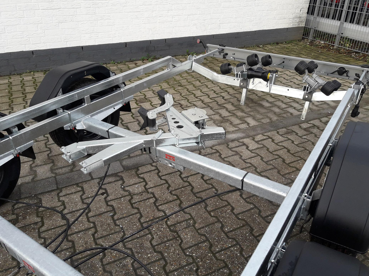 Brenderup Bootstrailer Premium 242500 TB SR 2500 Superrollen Winde 2500kg 312269 Modell 2024 - Boottrailer: afbeelding 4 Brenderup Bootstrailer Premium 242500 TB SR 2500 Superrollen Winde 2500kg 312269 Modell 2024 - Boottrailer: afbeelding 4
