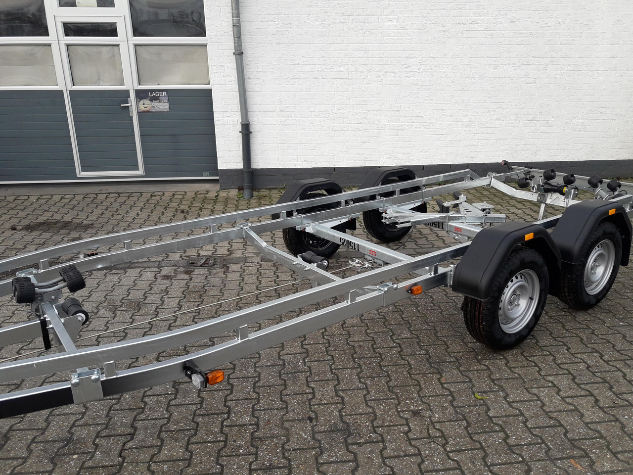 Brenderup Bootstrailer Premium 242500 TB SR 2500 Superrollen Winde 2500kg 312269 Modell 2024 - Boottrailer: afbeelding 2 Brenderup Bootstrailer Premium 242500 TB SR 2500 Superrollen Winde 2500kg 312269 Modell 2024 - Boottrailer: afbeelding 2