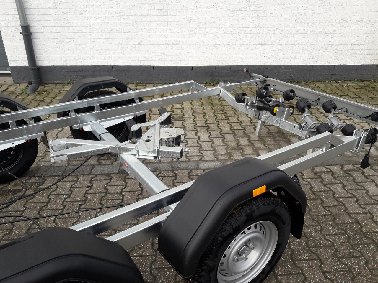 Brenderup Bootstrailer Premium 242500 TB SR 2500 Superrollen Winde 2500kg 312269 Modell 2024 - Boottrailer: afbeelding 3 Brenderup Bootstrailer Premium 242500 TB SR 2500 Superrollen Winde 2500kg 312269 Modell 2024 - Boottrailer: afbeelding 3