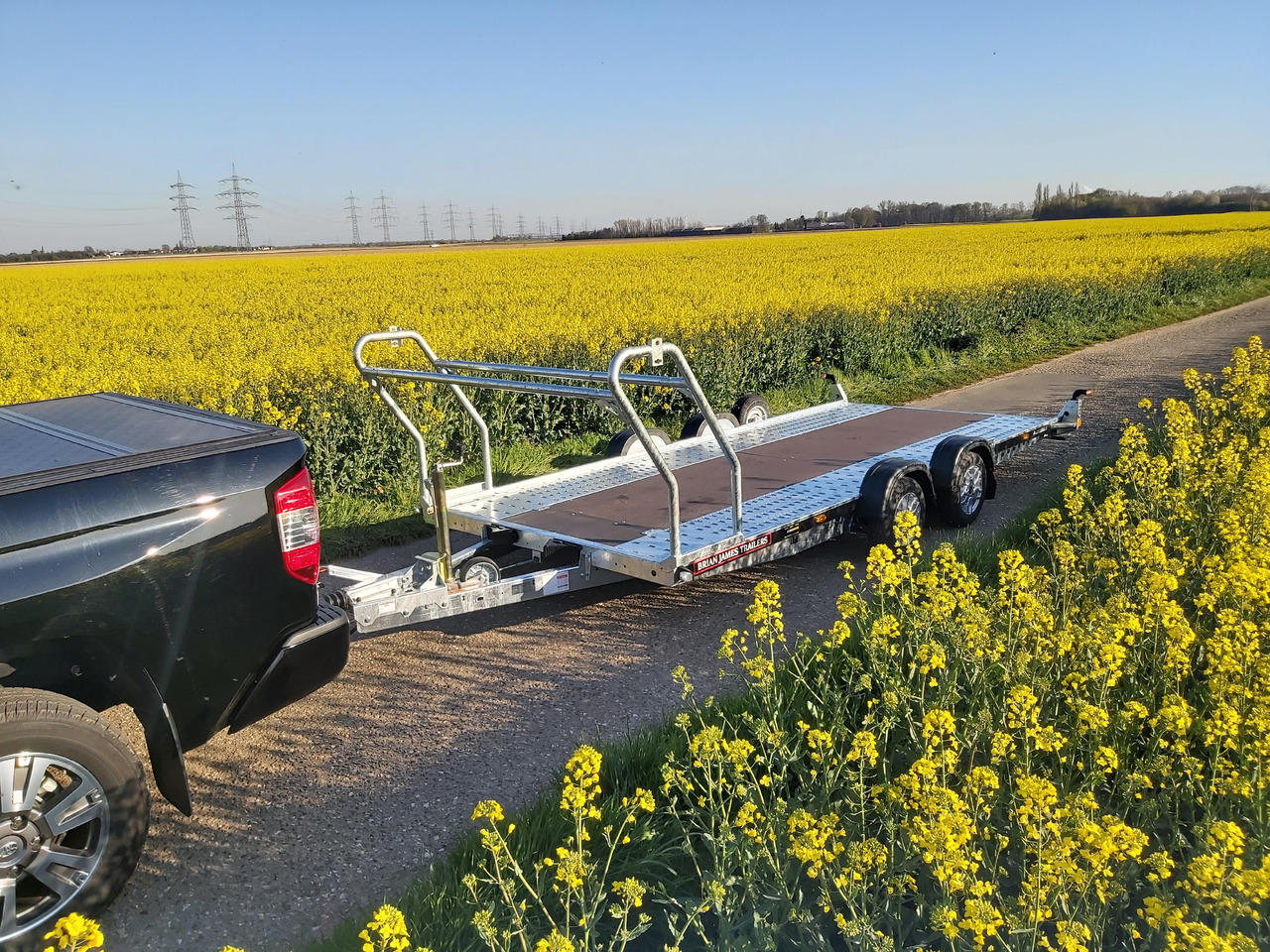 Brian James A4 Transporter 500x200cm blackline Alufelgen easy glide Rampen 240cm Reifenregal 3000kg - Autotransport aanhangwagen: afbeelding 2 Brian James A4 Transporter 500x200cm blackline Alufelgen easy glide Rampen 240cm Reifenregal 3000kg - Autotransport aanhangwagen: afbeelding 2