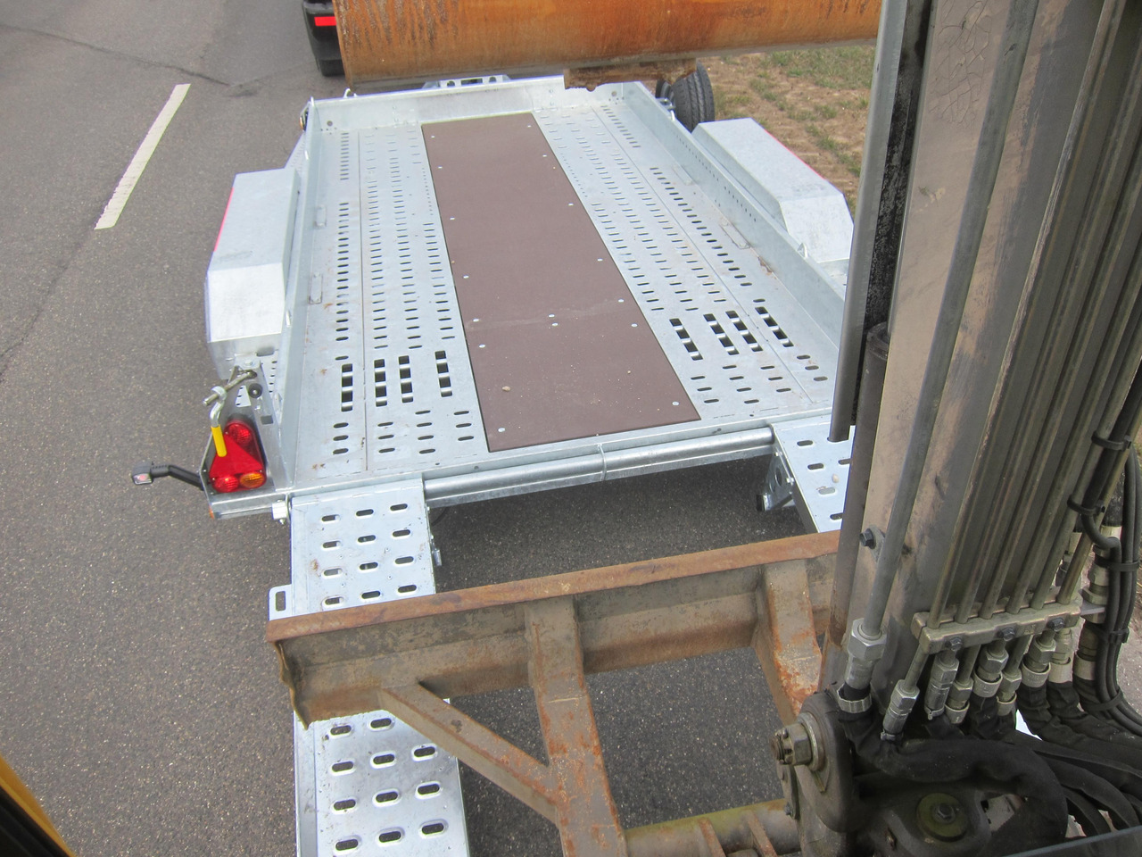 Brian James Digger Plant 543-3217-35 320x170cm Schaufelablage Rampen Reserverad 3500kg - Machinetransporter: afbeelding 4 Brian James Digger Plant 543-3217-35 320x170cm Schaufelablage Rampen Reserverad 3500kg - Machinetransporter: afbeelding 4