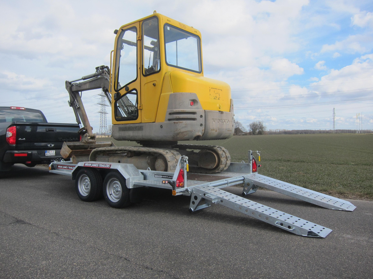 Brian James Digger Plant 543-3217-35 320x170cm Schaufelablage Rampen Reserverad 3500kg - Machinetransporter: afbeelding 1 Brian James Digger Plant 543-3217-35 320x170cm Schaufelablage Rampen Reserverad 3500kg - Machinetransporter: afbeelding 1