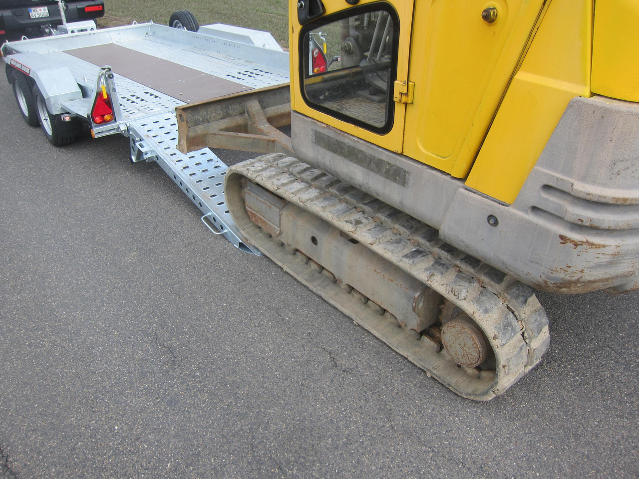 Brian James Digger Plant 543-3217-35 320x170cm Schaufelablage Rampen Reserverad 3500kg - Machinetransporter: afbeelding 3 Brian James Digger Plant 543-3217-35 320x170cm Schaufelablage Rampen Reserverad 3500kg - Machinetransporter: afbeelding 3